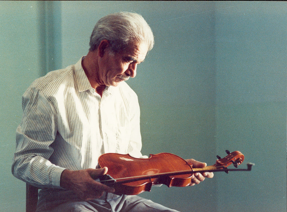 استاد قنبری مهر سازنده و مخترع ساز