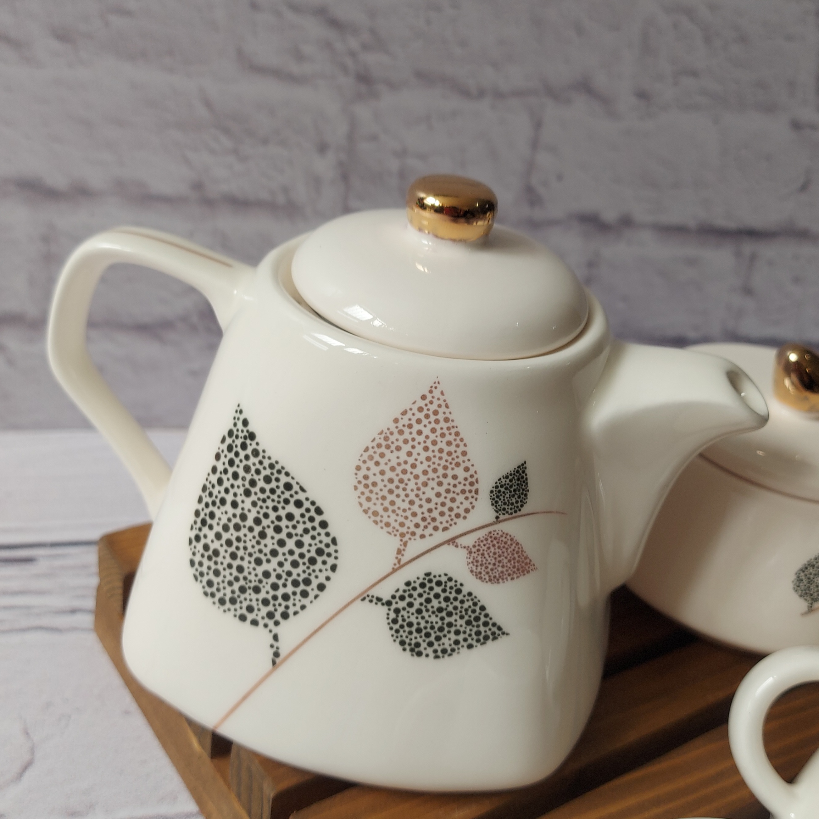 ست چایخوری طلایی مشکی با لاستر طلا