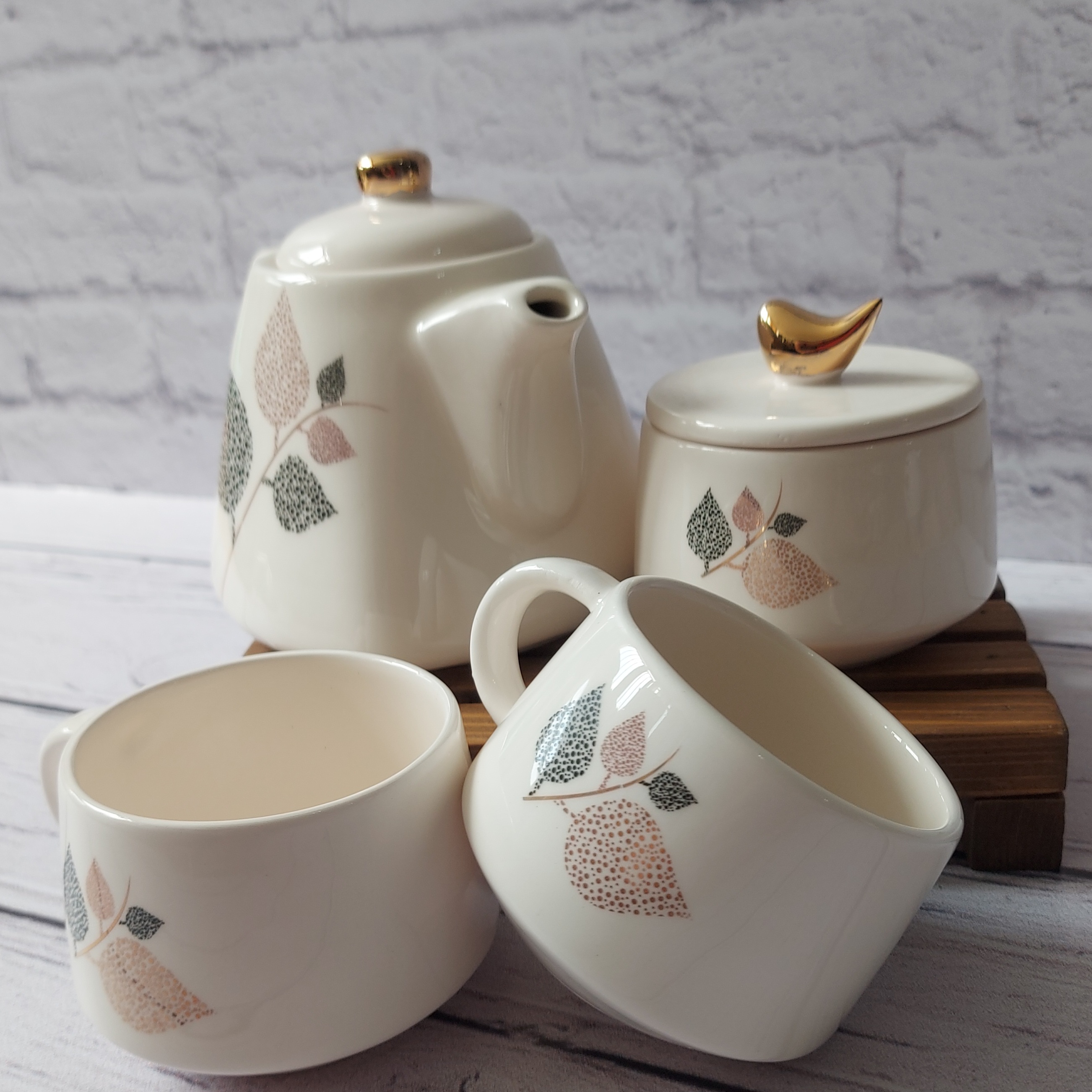 ست چایخوری طلایی مشکی با لاستر طلا