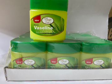 وازلین نواژ