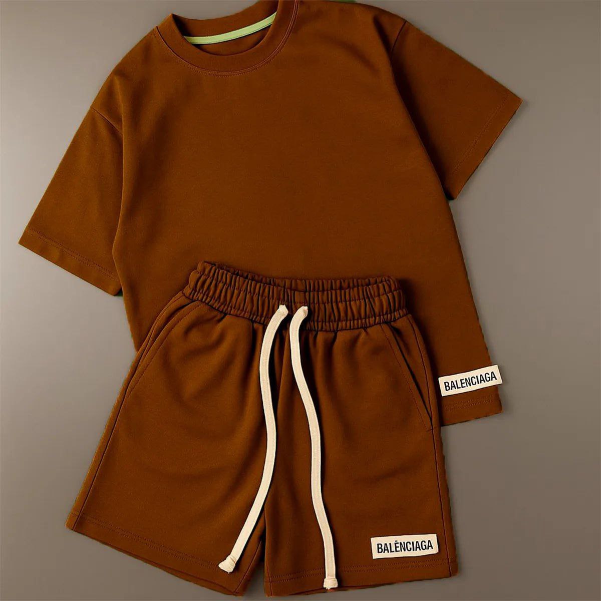 ست تیشرت و شلوارک بالنسیاگا زنانه جنس گلکسی فری سایز 36 تا 42 - کد 2784