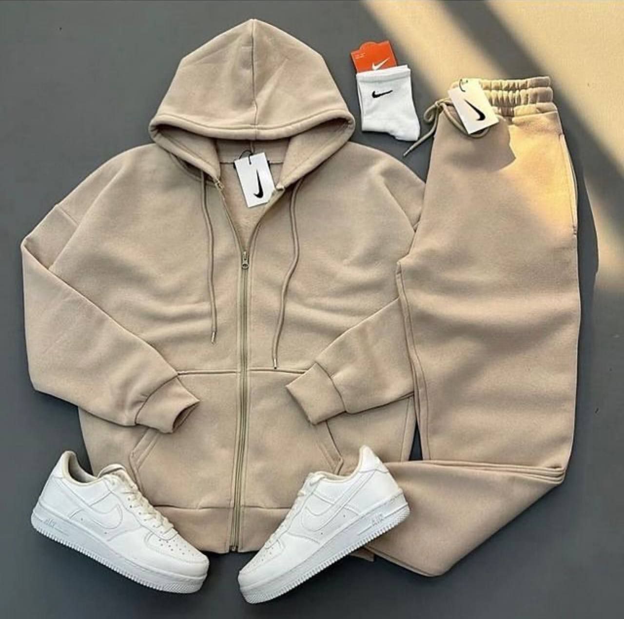 ست سویشرت و شلوار زنانه جنس دورس کرکی فری سایز 36 تا 44 - کد 7381