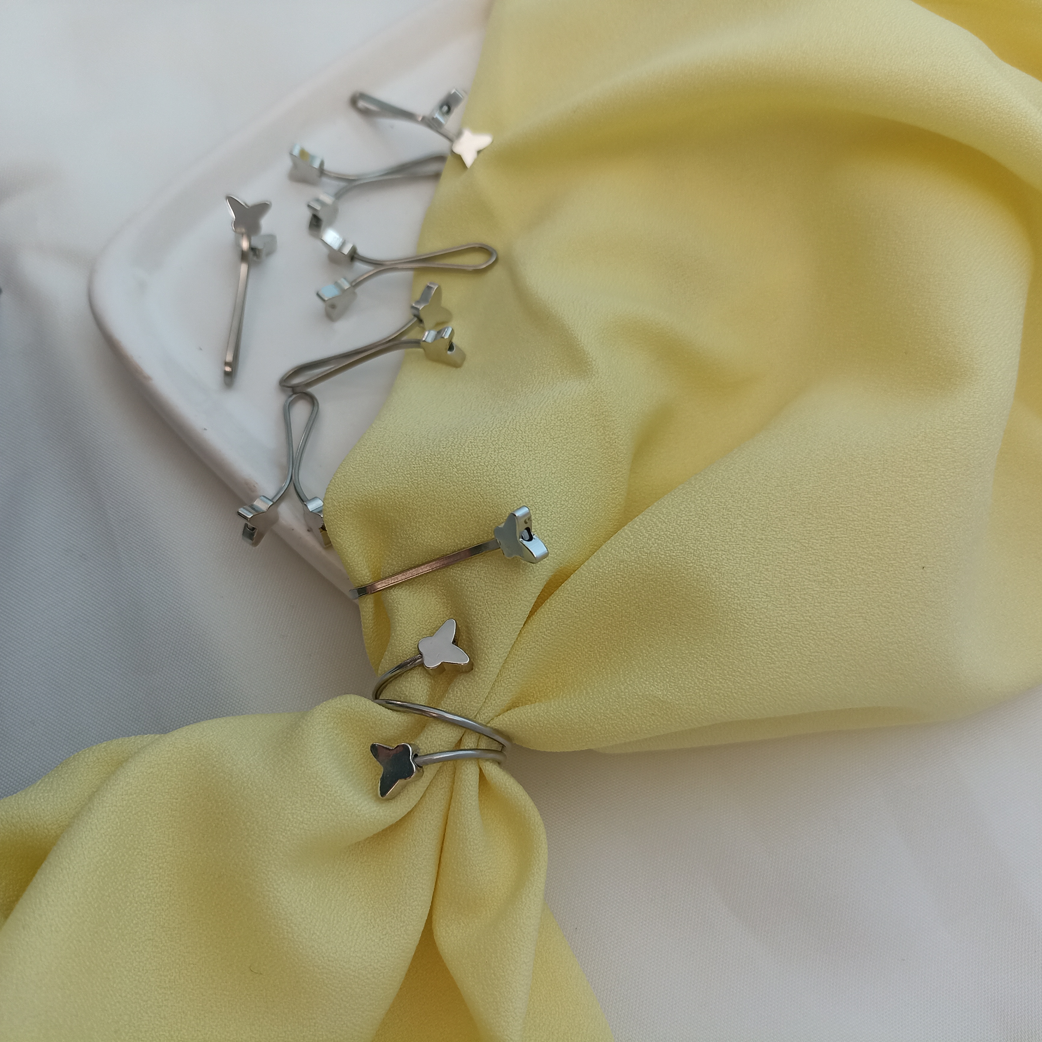 گیره یو پروانه