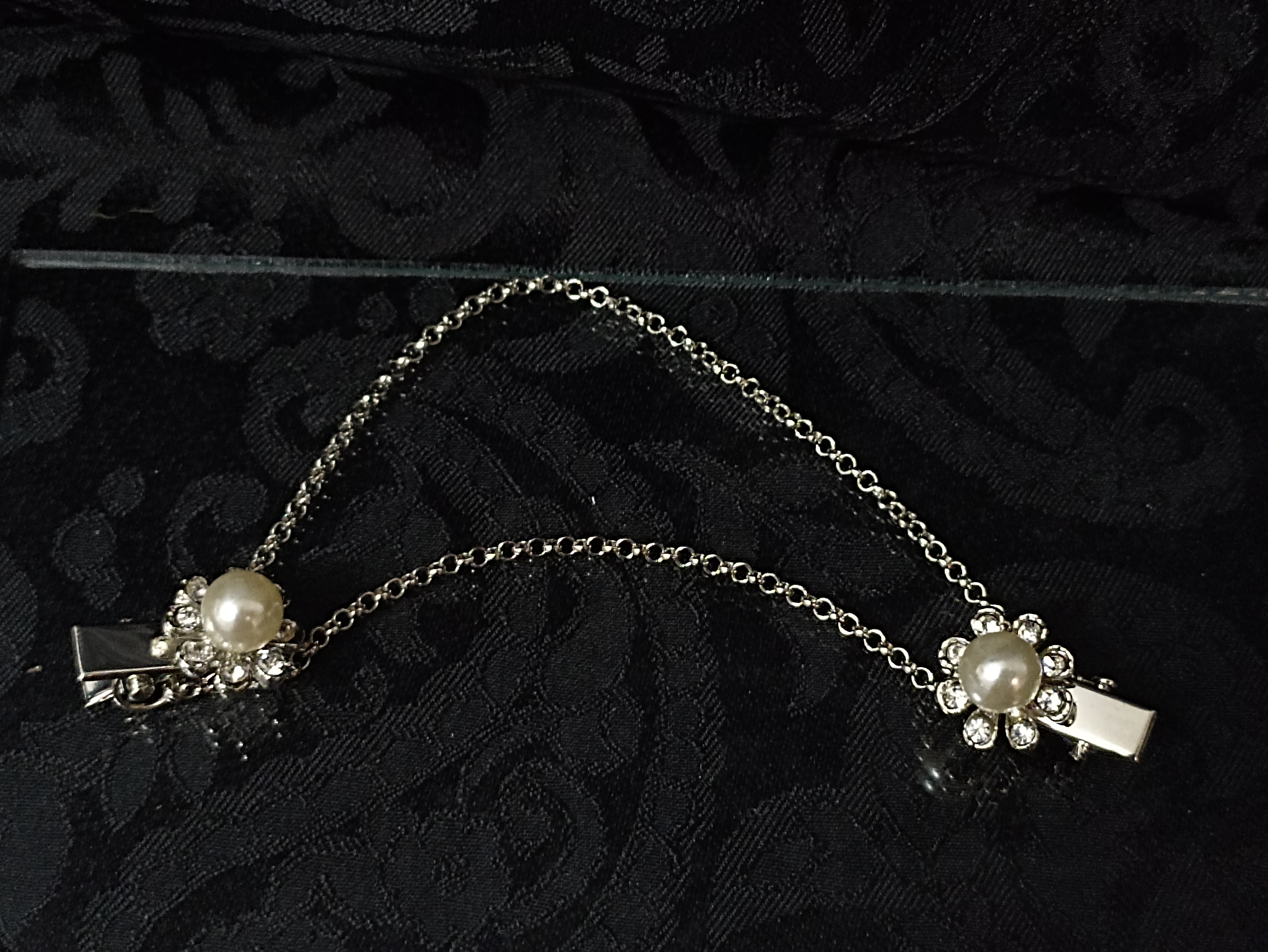 انبری اویزدار