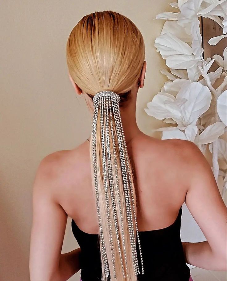 دم اسبی اویز دار