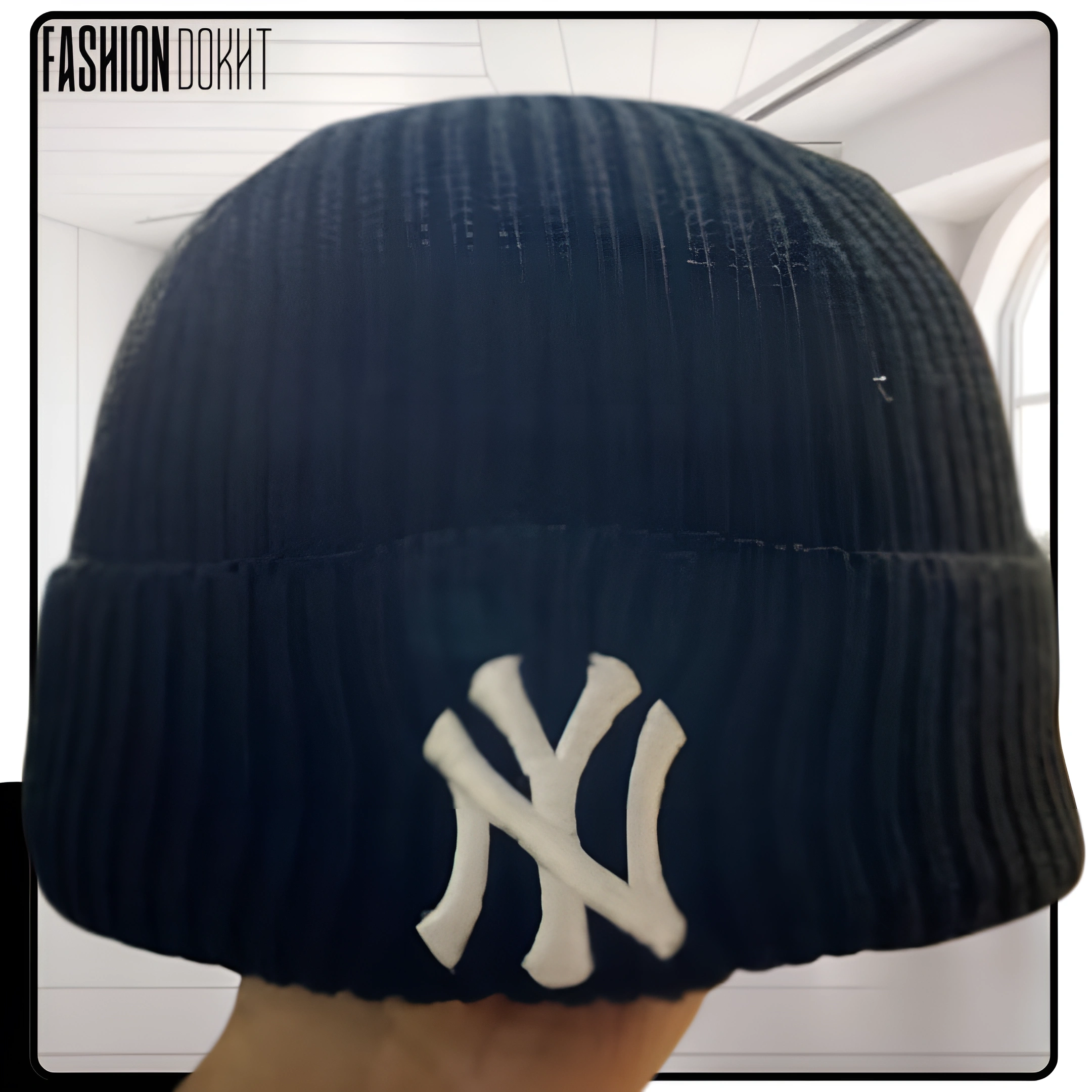 کلاه بافت NY سه‌لایه در رنگ مشکی و سفید از فروشگاه فشن دخت