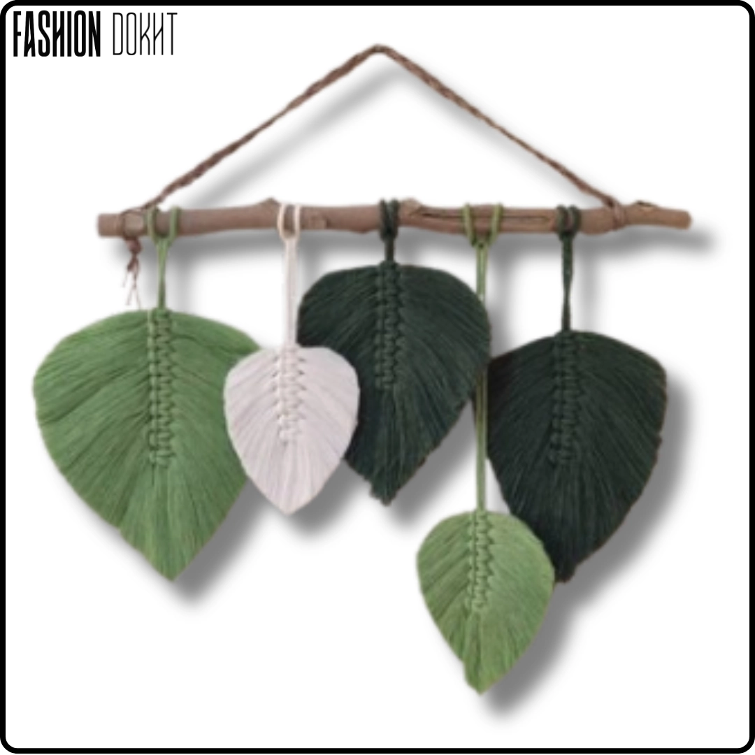 مکرومه‌بافی دست‌ساز برگ شامل 5 برگ سبز و سفید با طراحی منحصر‌به‌فرد