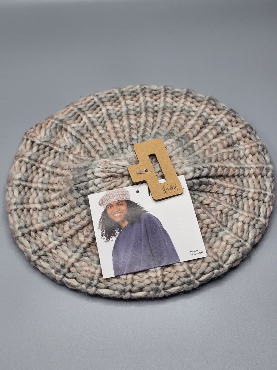 کلاه بافت فرانسوی کد ۲۳۸ برند آی ام