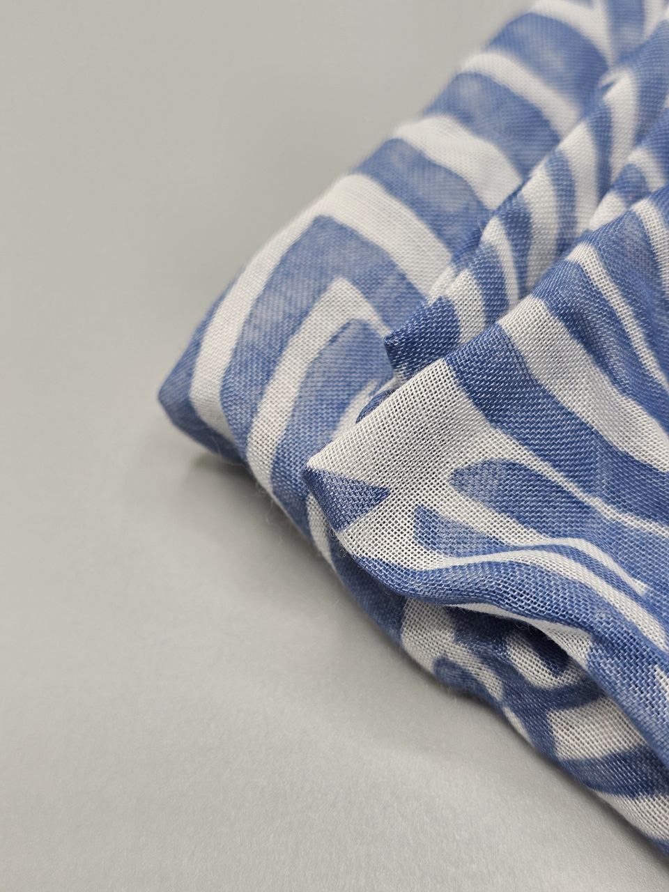 شال نازک طرحدار کد ۴۲۰ برند آی ام