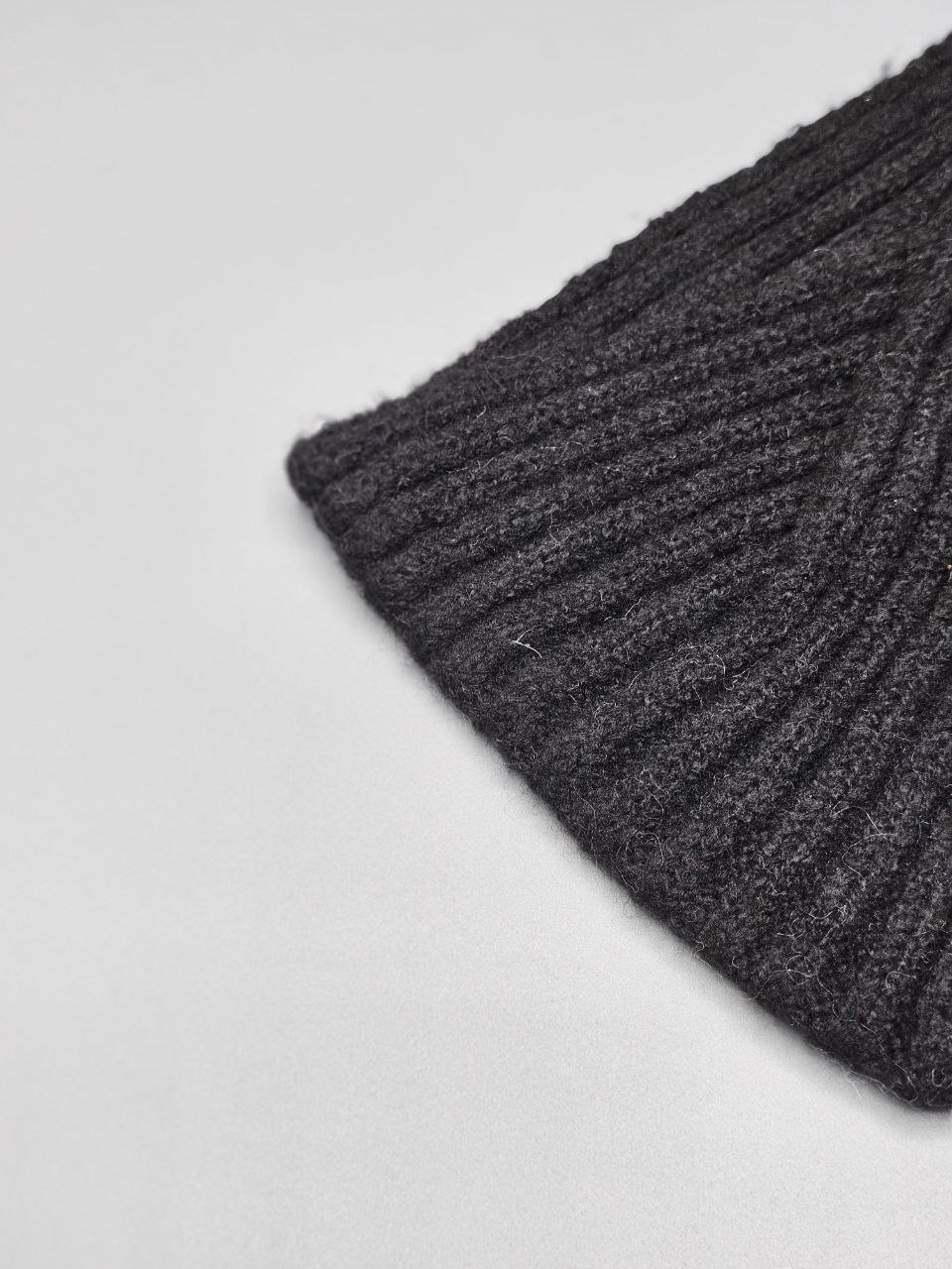 هد بافت مشکی کد ۸۳۵ برند سیکس (six)