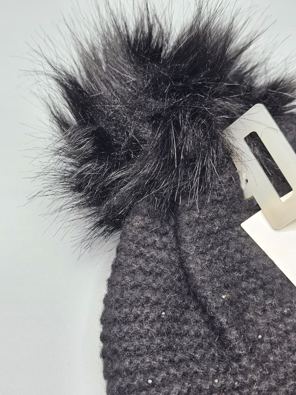 کلاه بافت مشکی نگین دار کد ۲۳۰ برند آی ام