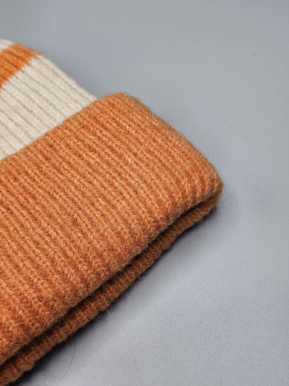 کلاه بافت کرم نارنجی کد ۲۱۹ برند