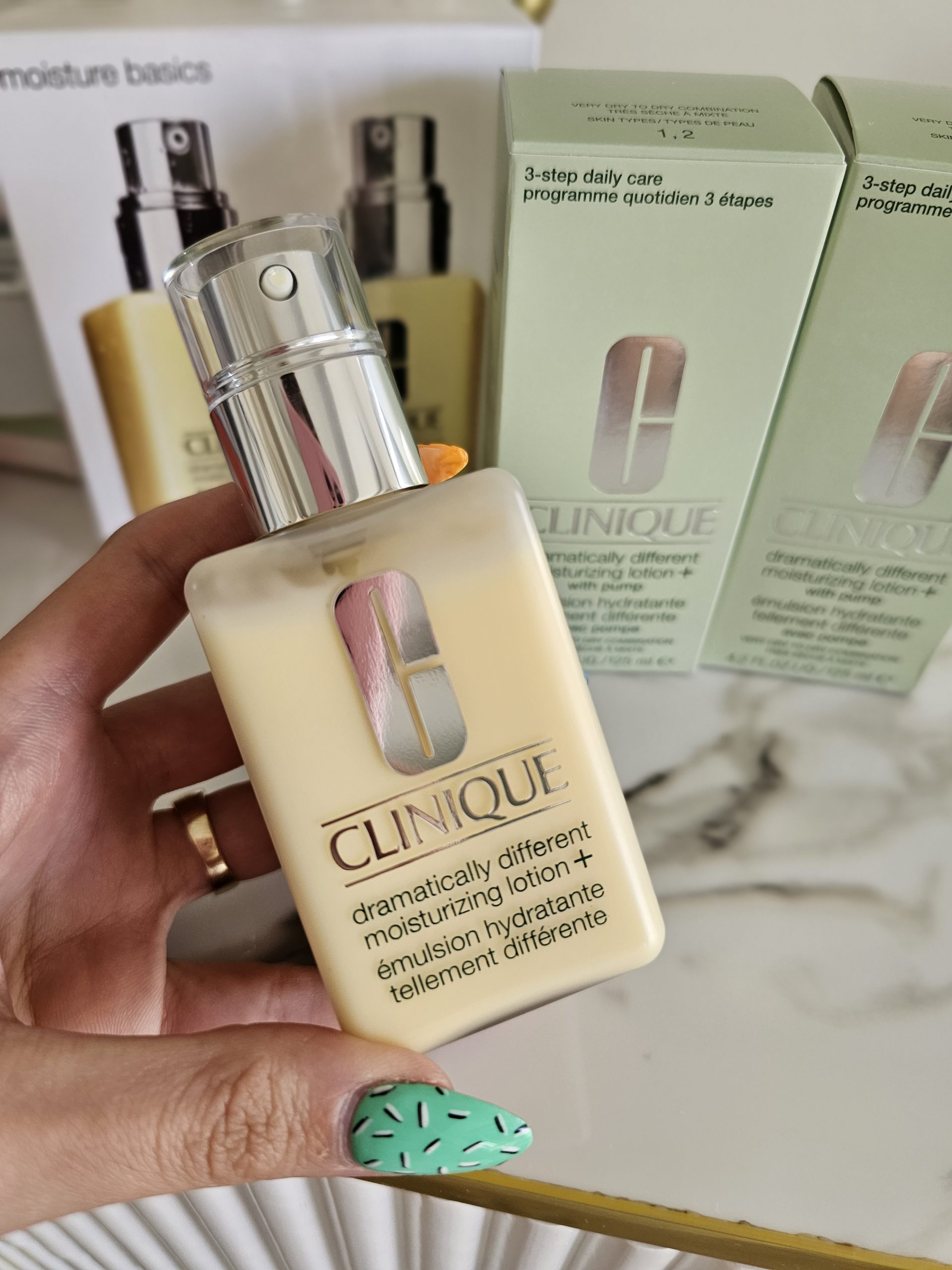 آبرسان کلینیک پوست خشک دراماتیکالی دیفرنت