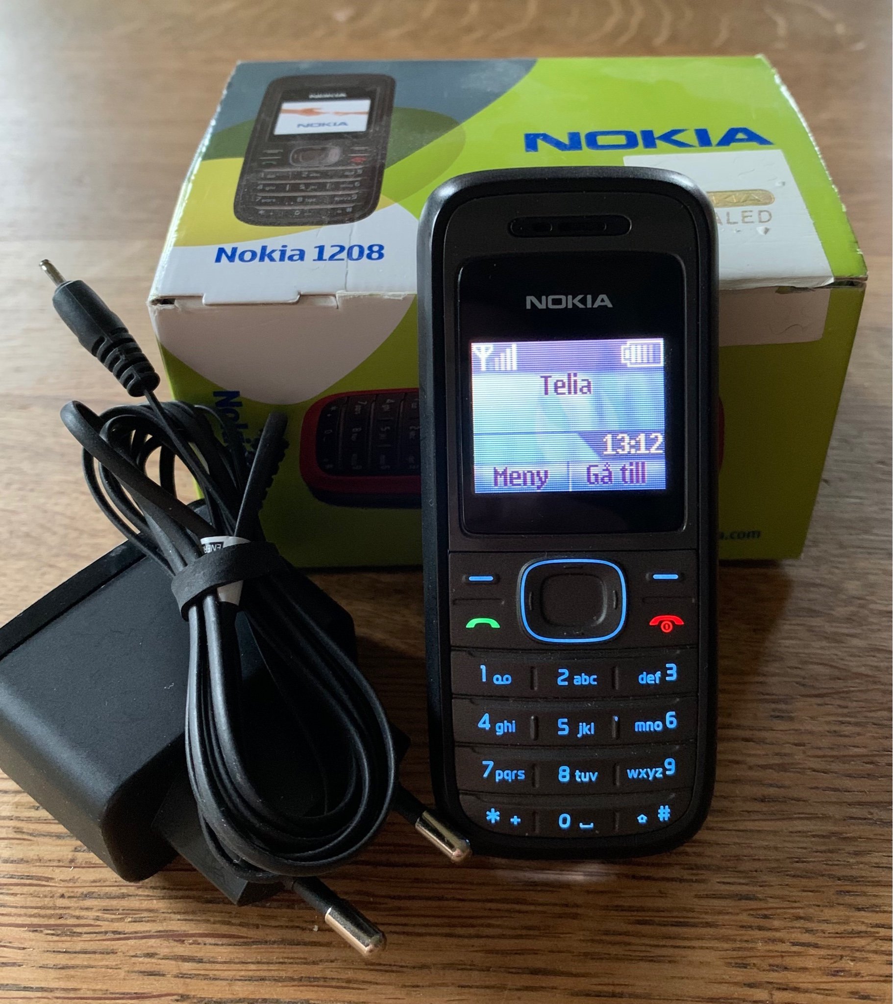 گوشی دکمه ای نوکیا 8210