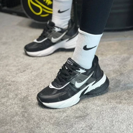 کتونی نایک v2k زنانه رنگ کرم صورتی