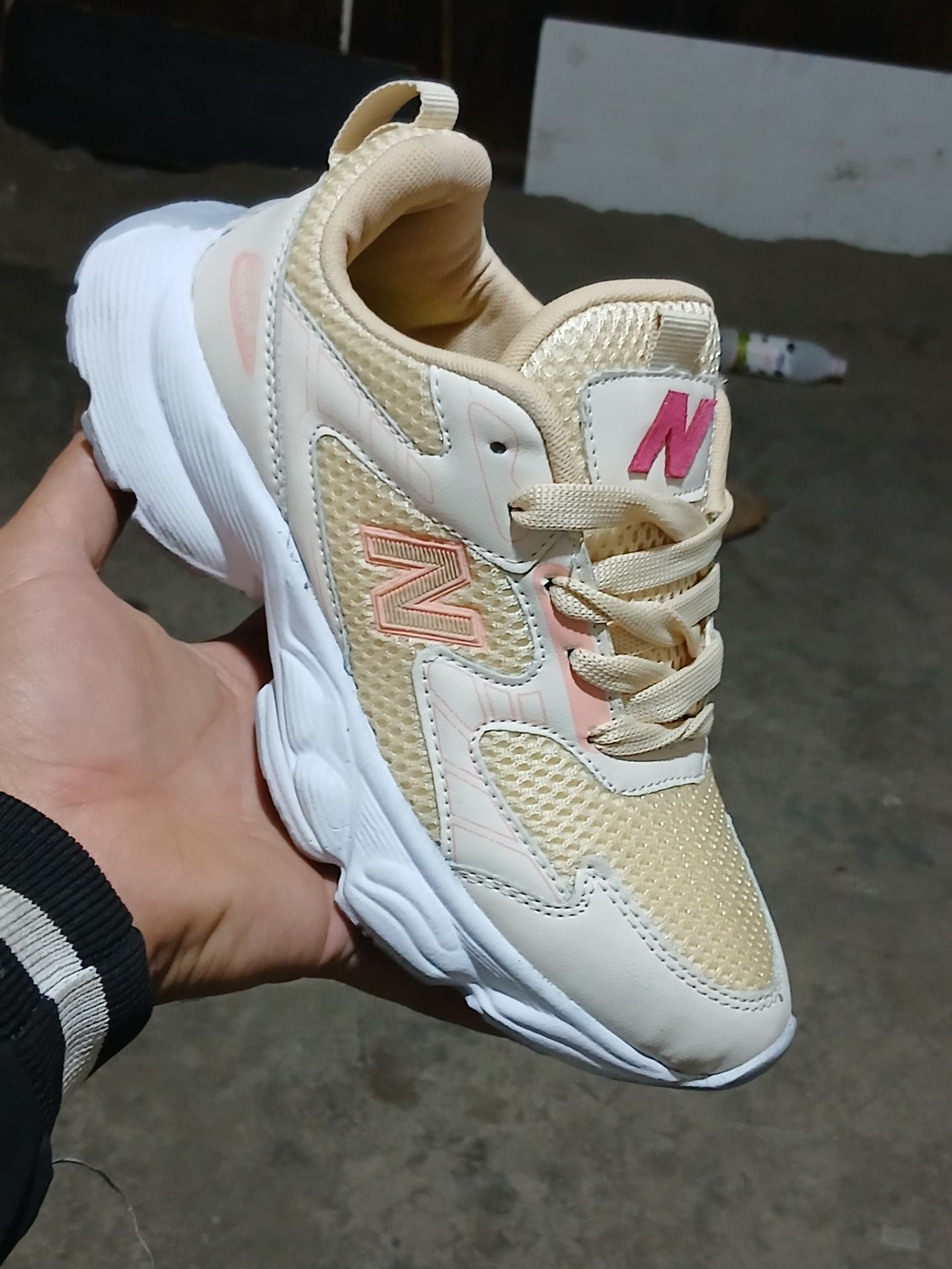 کتونی نیوبالانس زنانه جدید وپرفروش کتونی دخترانه نیوبالانس سال