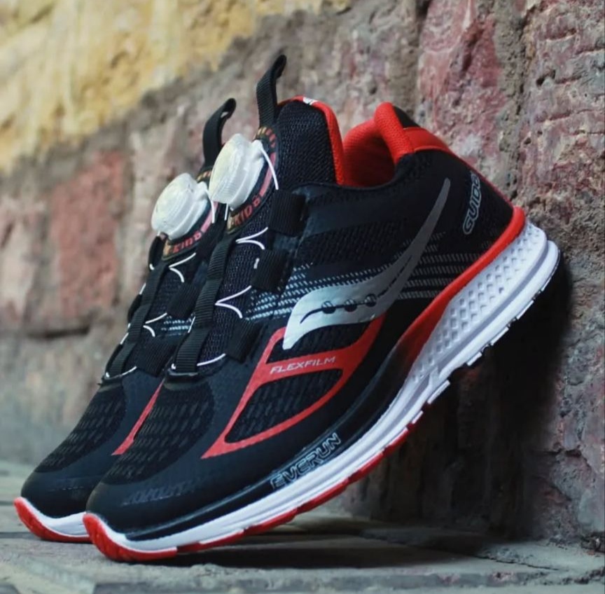 کفش کتانی بچگانه ساکونی بند دیسکی تک سایز ۳۶