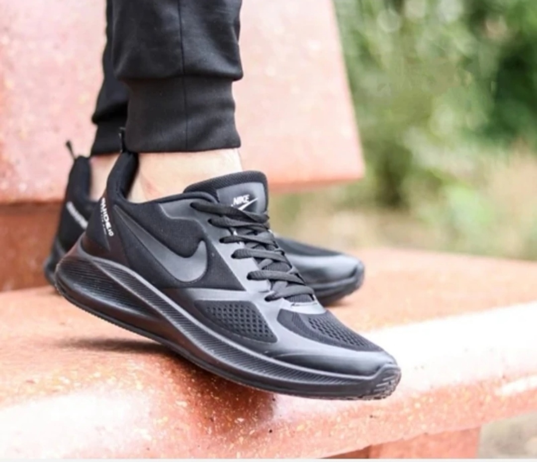 کتونی نایک زوم زنانه و دخترانه رنگ مشکی