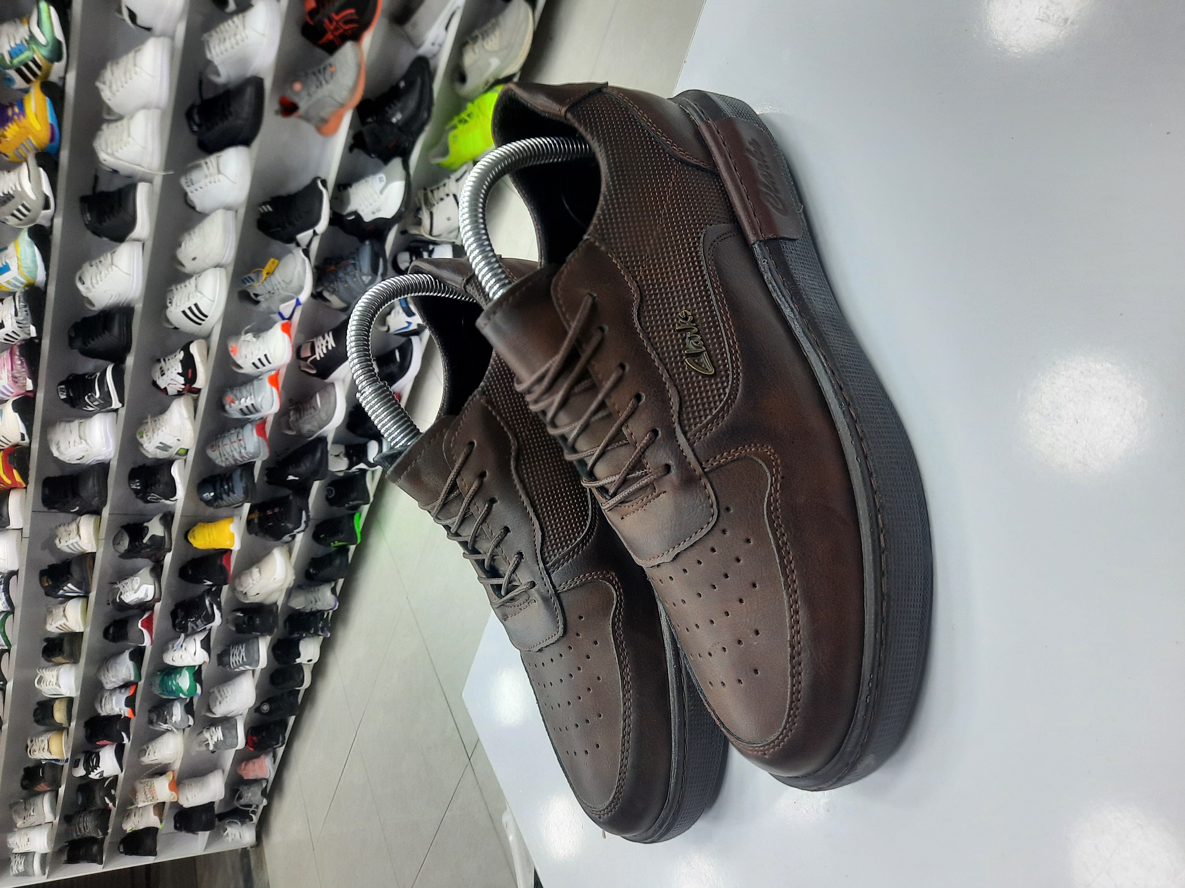 کفش کلاسیک کلارک رنگ قهوه ای و عسلی