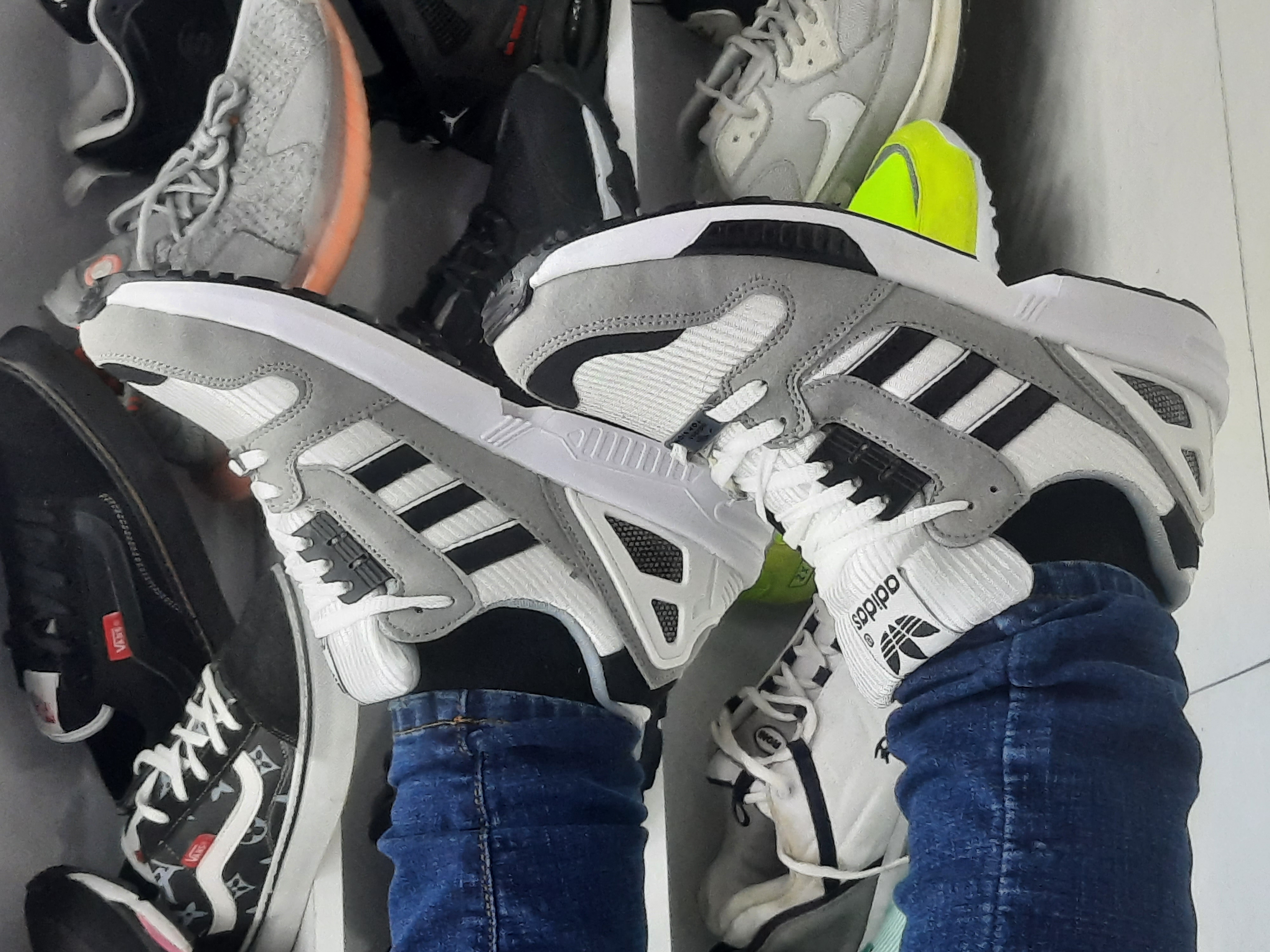 کتونی زد ایکس 8000 رنگ سفید مشکی مردانه