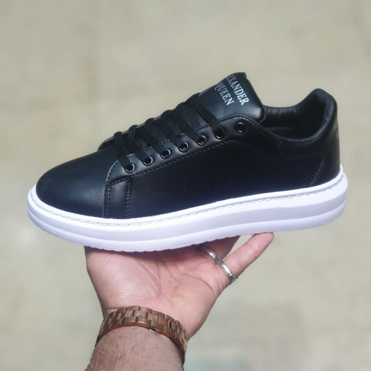 ونس مردانه مک کویین  mc QUEEN(حراج فوق العاده) رنگ بندی مشکی