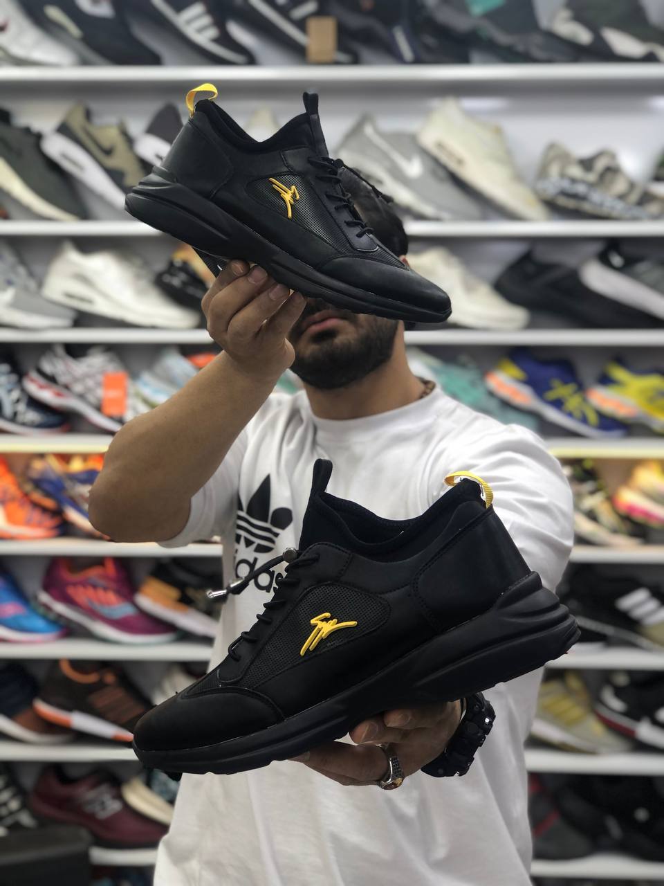 کتونی بزرگپا اسپرت مردانه  چرمی زانتی سناتور رنگ مشکی زرد senator