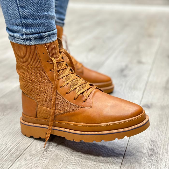 نیم بوت کشی امو بغل زیپی رنگ مشکی EMO SHOES