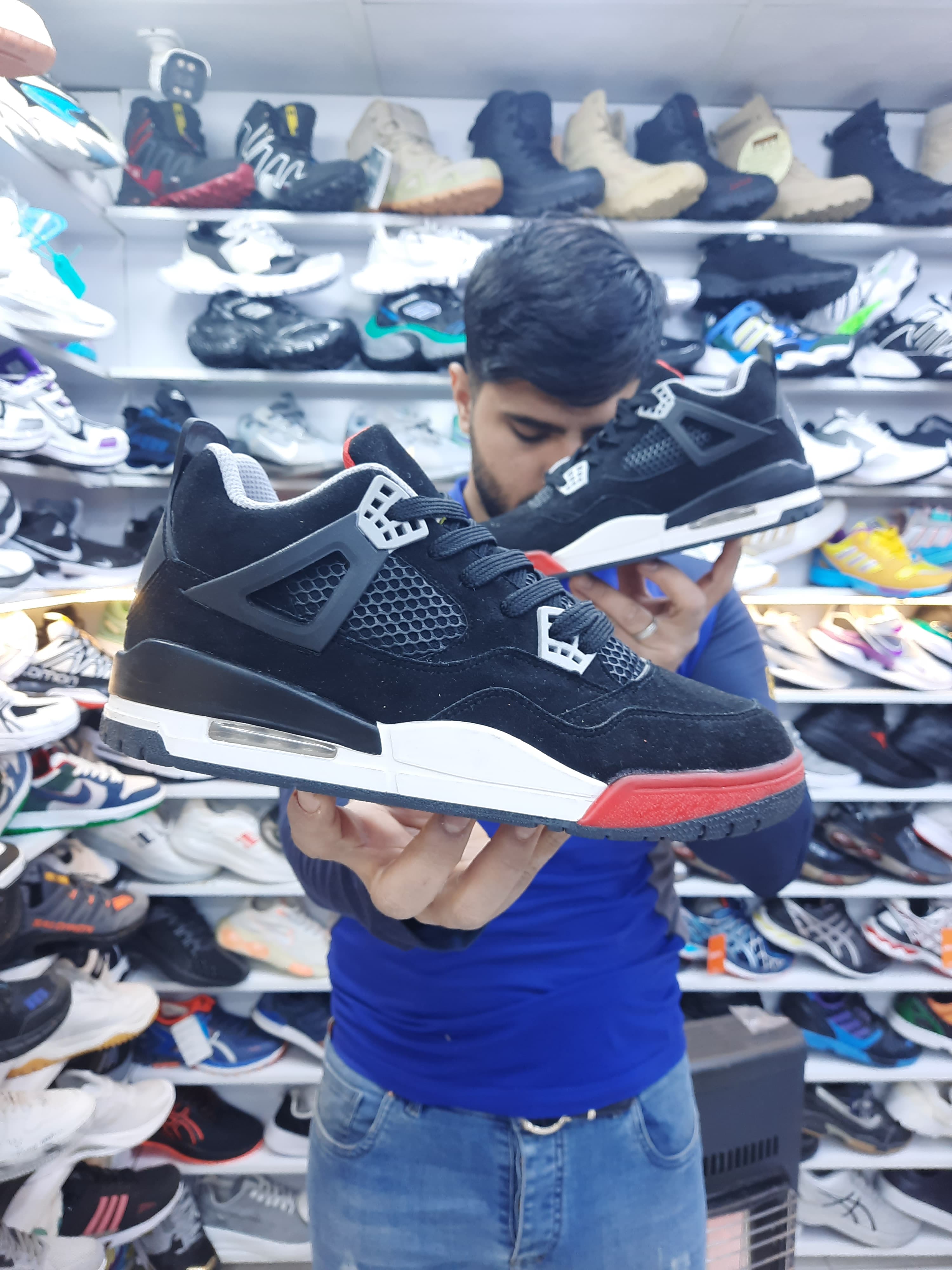 کتونی جردن ۴ مردانه طوسی قرمز حراج فوق‌العاده