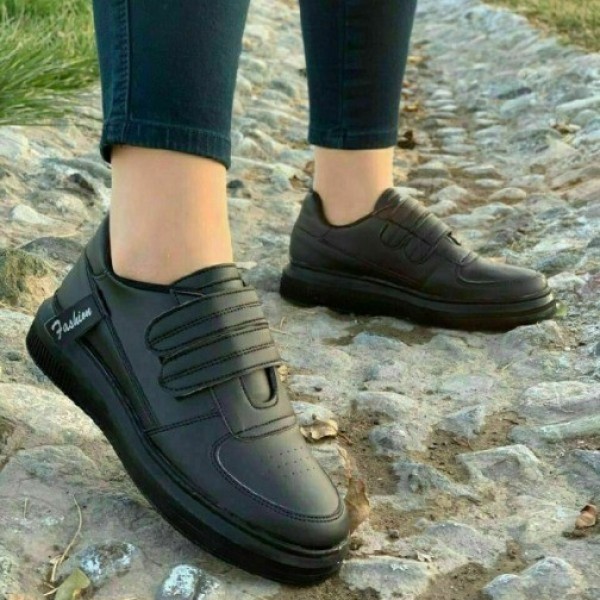 کتونی چسبی زنانه رنگ مشکی تمام (حراج فوق العاده)