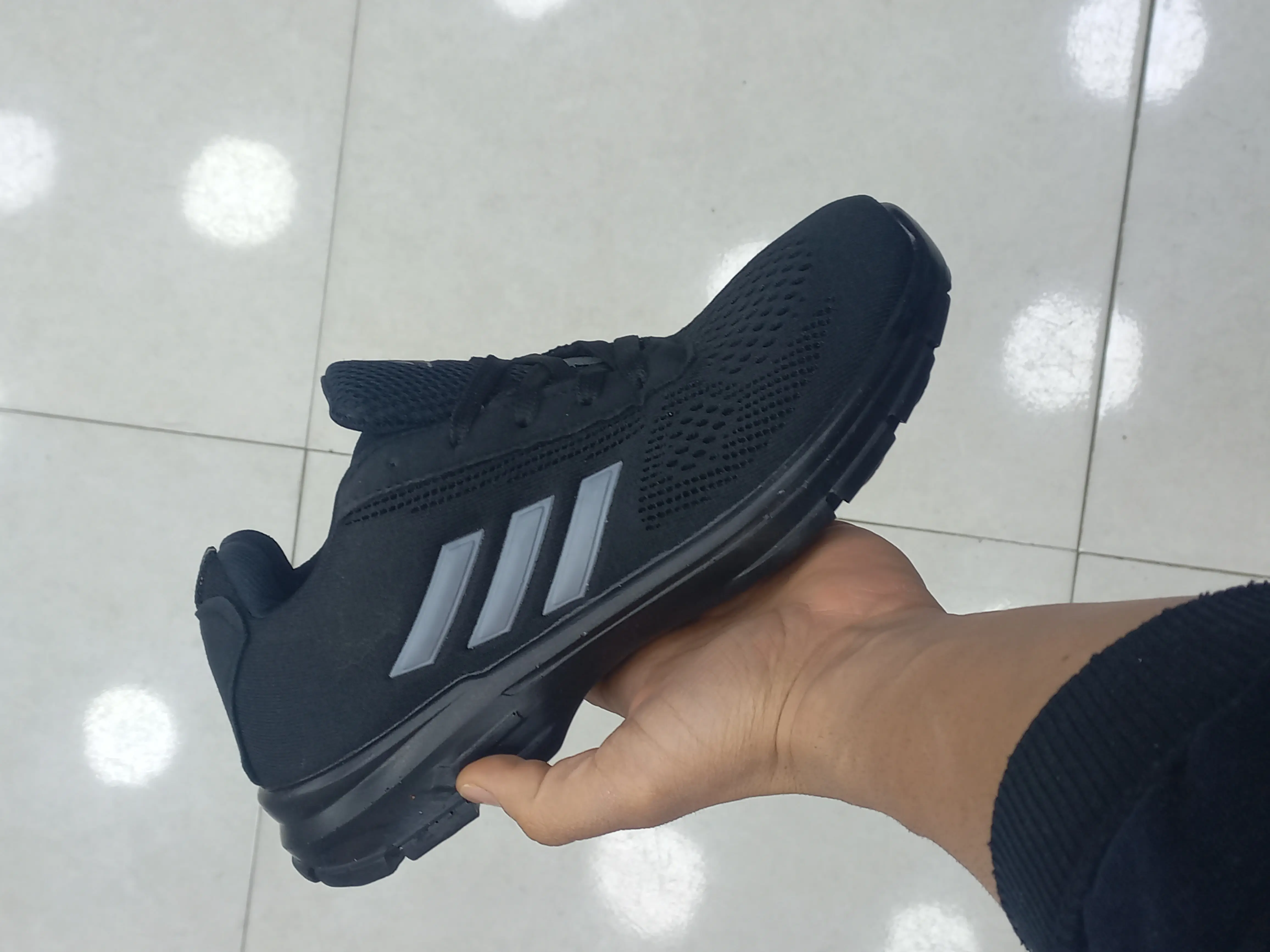 کتونی پیاده روی و راحتی آدیداس مردانه رنگ فول مشکی