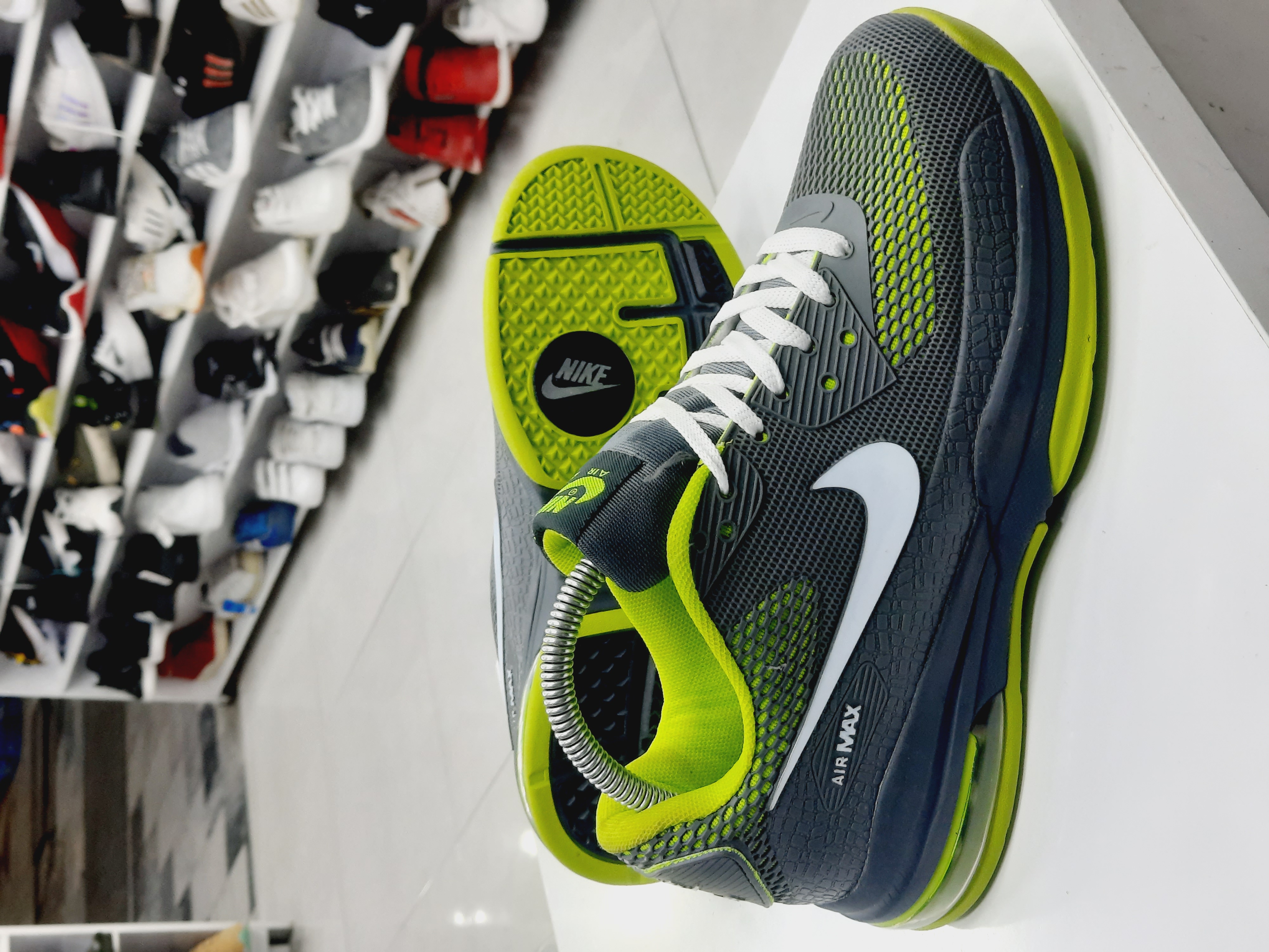 کتونی اورجینال نایک  ایر مکس ویتنامی حراج شد NIKE AIR