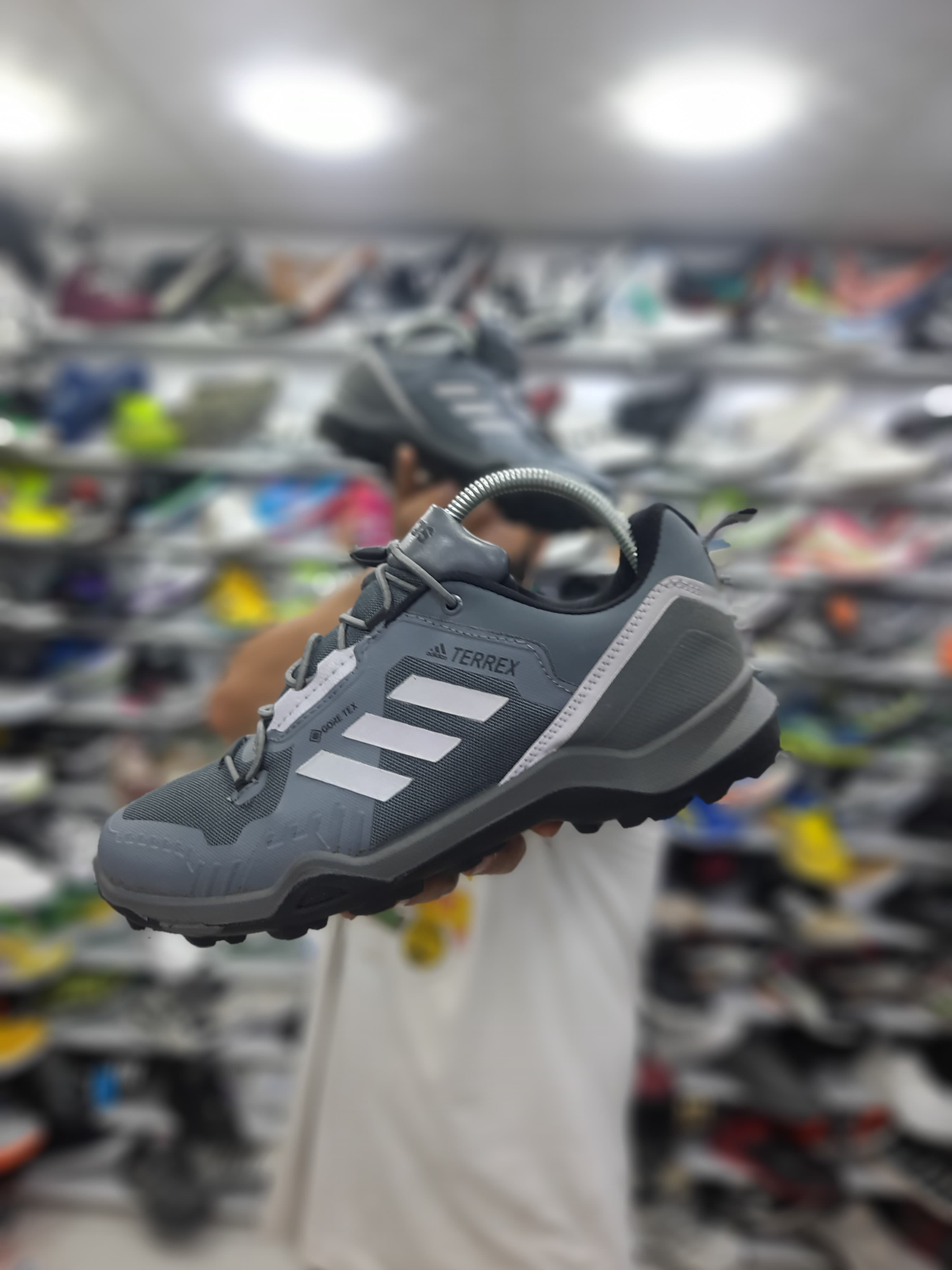 کتونی ترکینگ مردانه ترکس رنگ طوسی مدل بند کشی  فروش ویژه