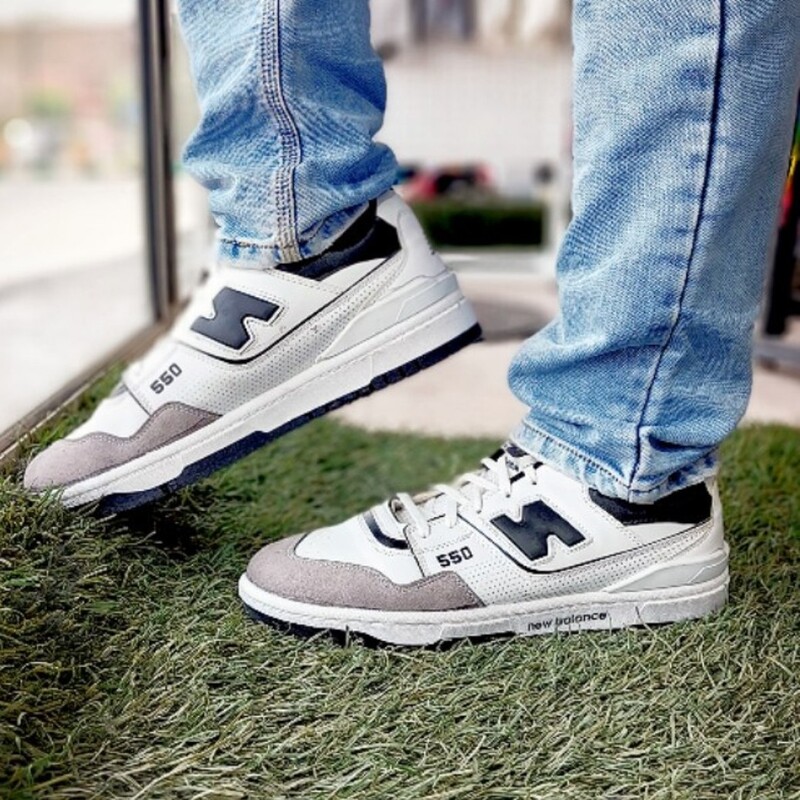 کتونی نیوبالانس 550 زنانه رنگ سفید مشکی فقط 448