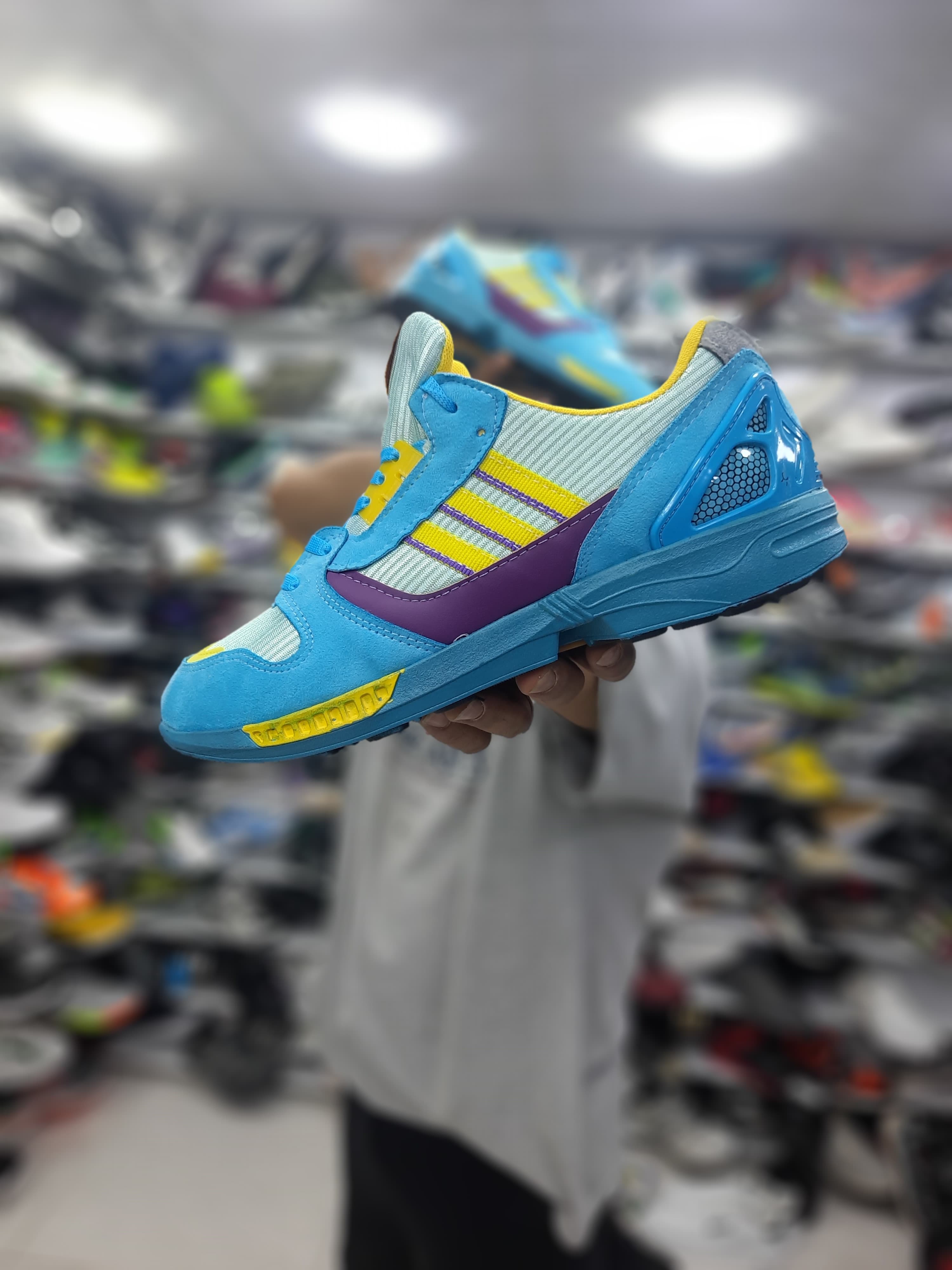 کتونی بزرگپا زد ایکس 8000 رنگی آبی زرد پرفروش و بمب adidas zx