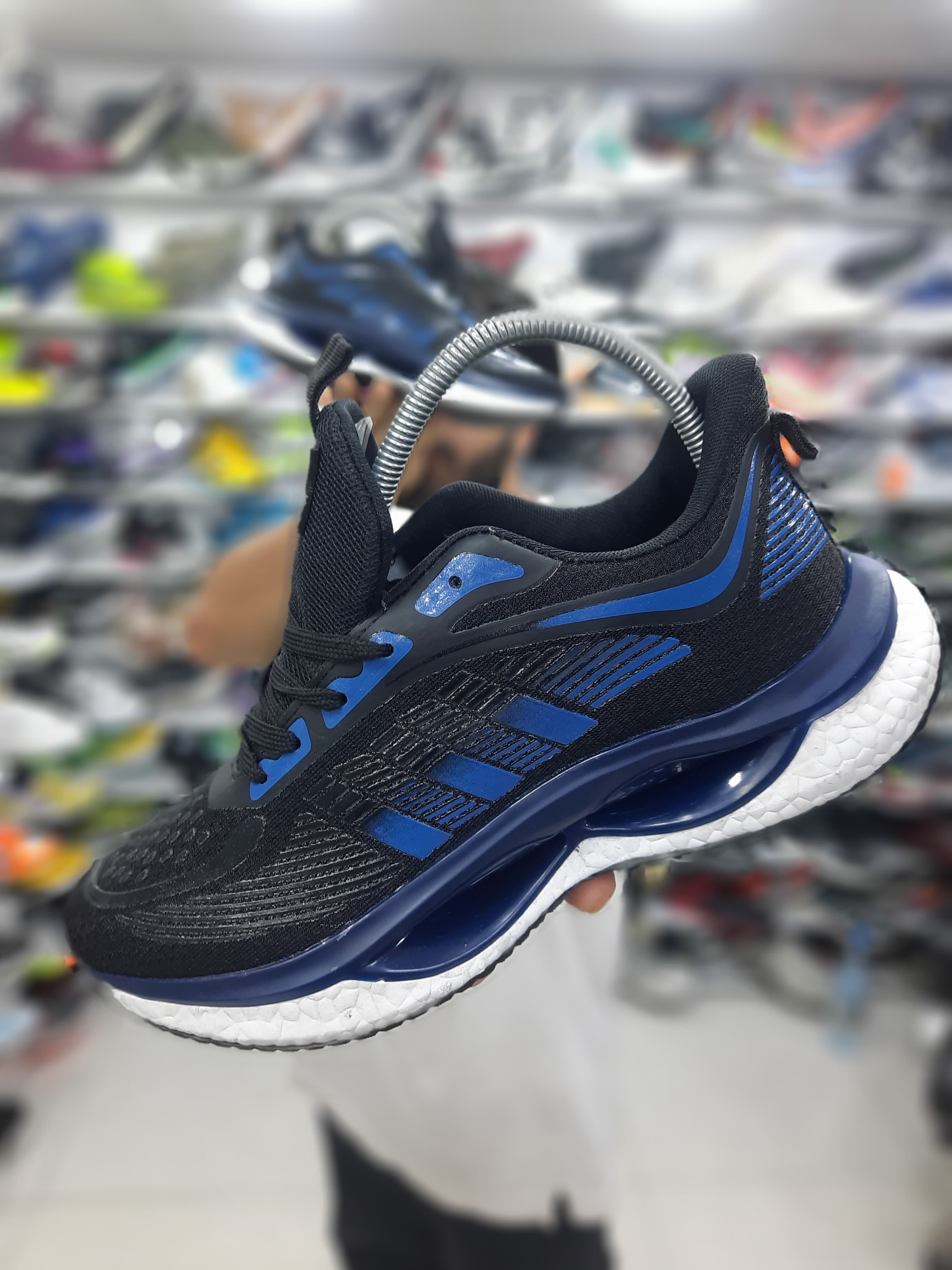 کتونی آدیداس زیر ایویا رنگ مشکی آبی حراج فوق العاده