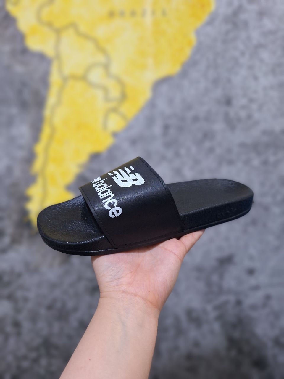 دمپایی مردانه نیوبالانس مدل ساده رنگ مشکی (آفر ویژه)