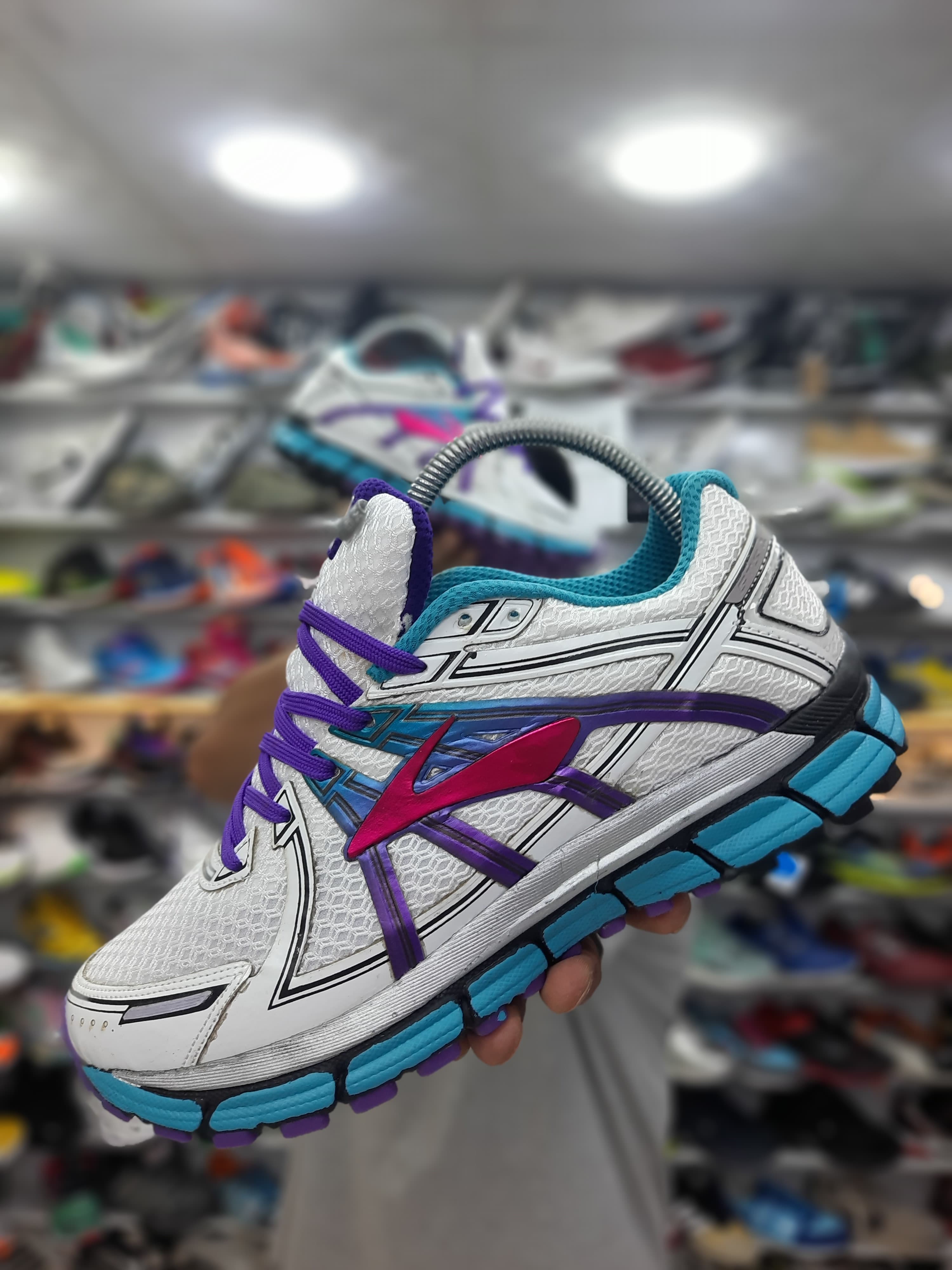 کتونی بروکس مردانه  جی تی اس GTS رنگ بندی جدید و ترند BROOKS