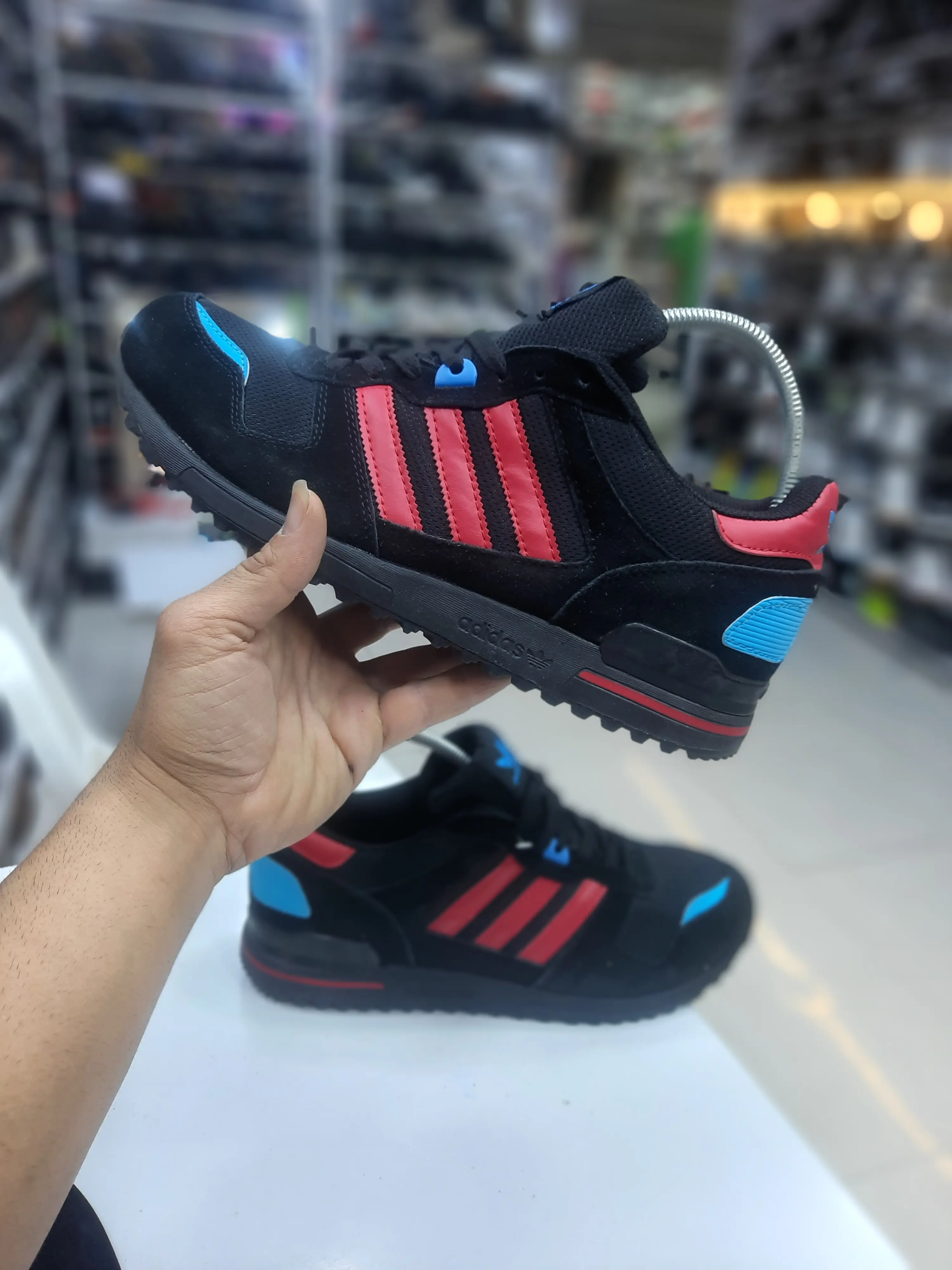 کتونی خارجی مردانه زدایکس ویتنام رنگ مشکی قرمز ZX (فروش ویژه)