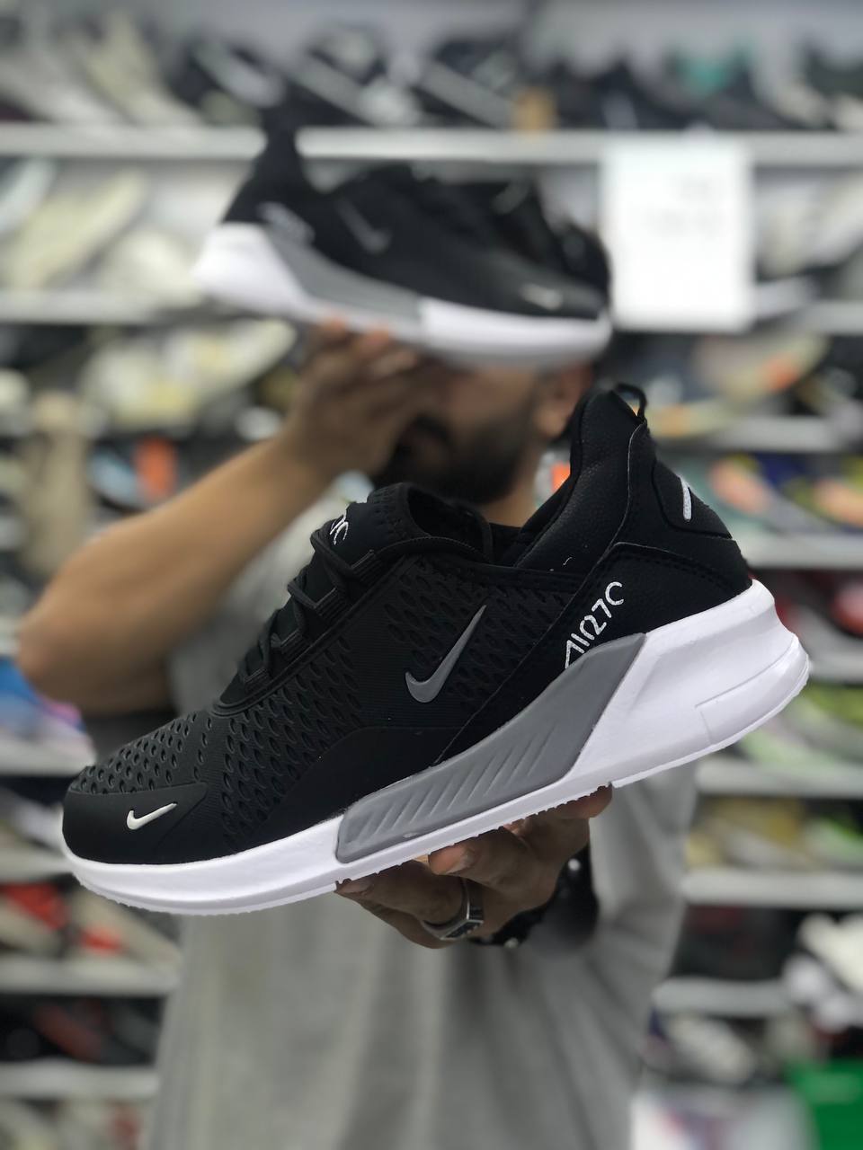 کتانی ورزشی نایک مدل ایر 270 NIKE