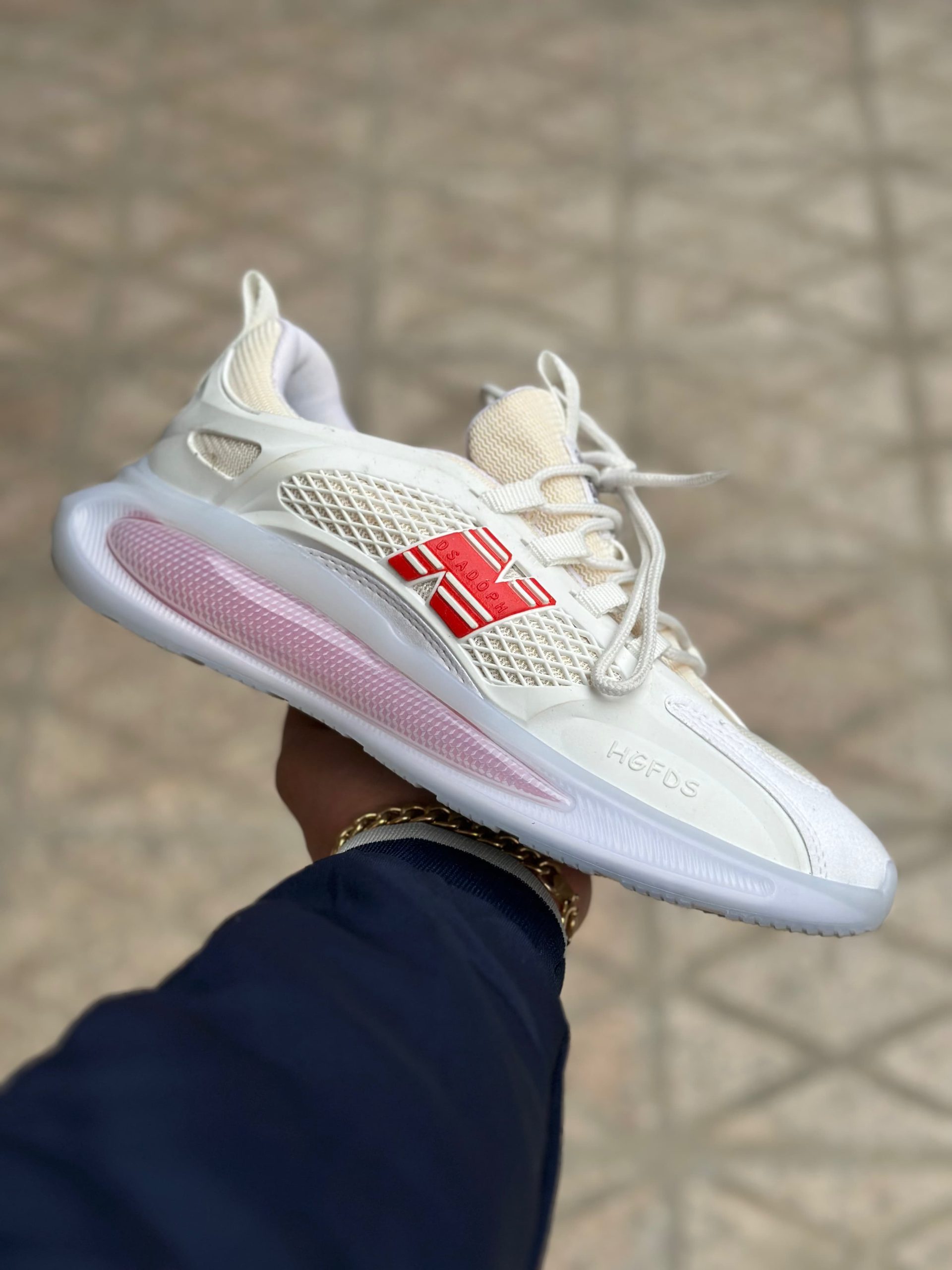 کتونی نیوبالانس سفید قرمز زیره شیشه ای (فروش ویژه)NEW BALANCE