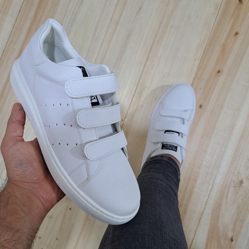 کتونی چسبی سفید