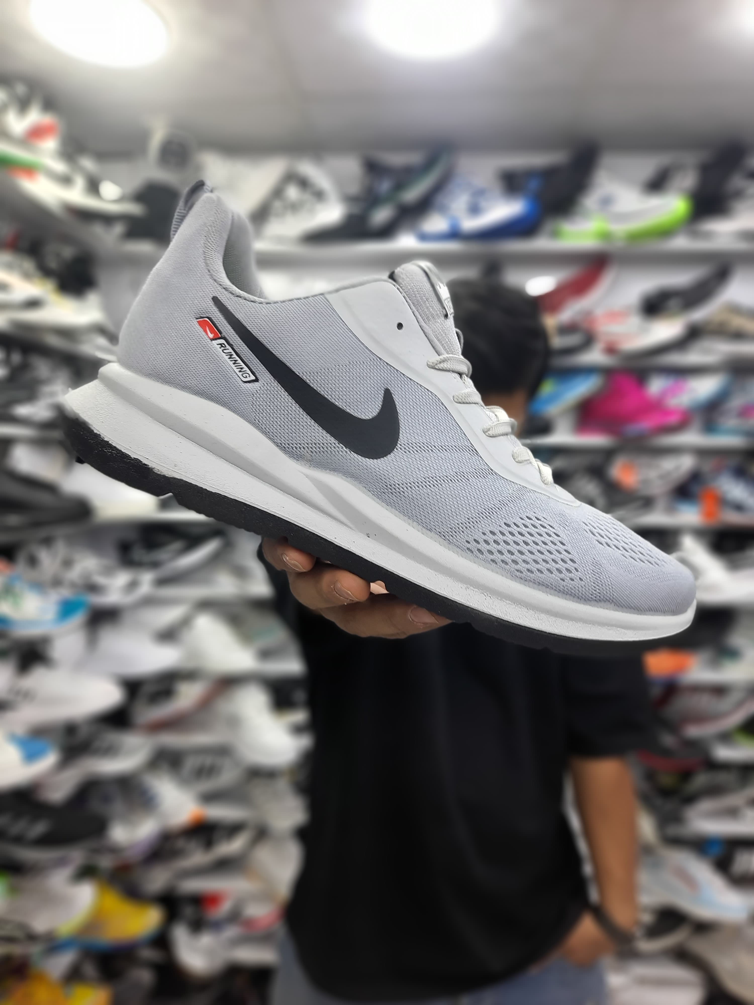 کفش و کتونی بزرگپا نایک رانینگ مردانه طوسی مشکی NIKE RUNNING