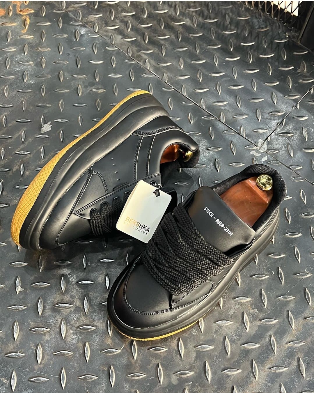 کتونی لژ دار برشکا زیر کاراملی ترند و آف brshka