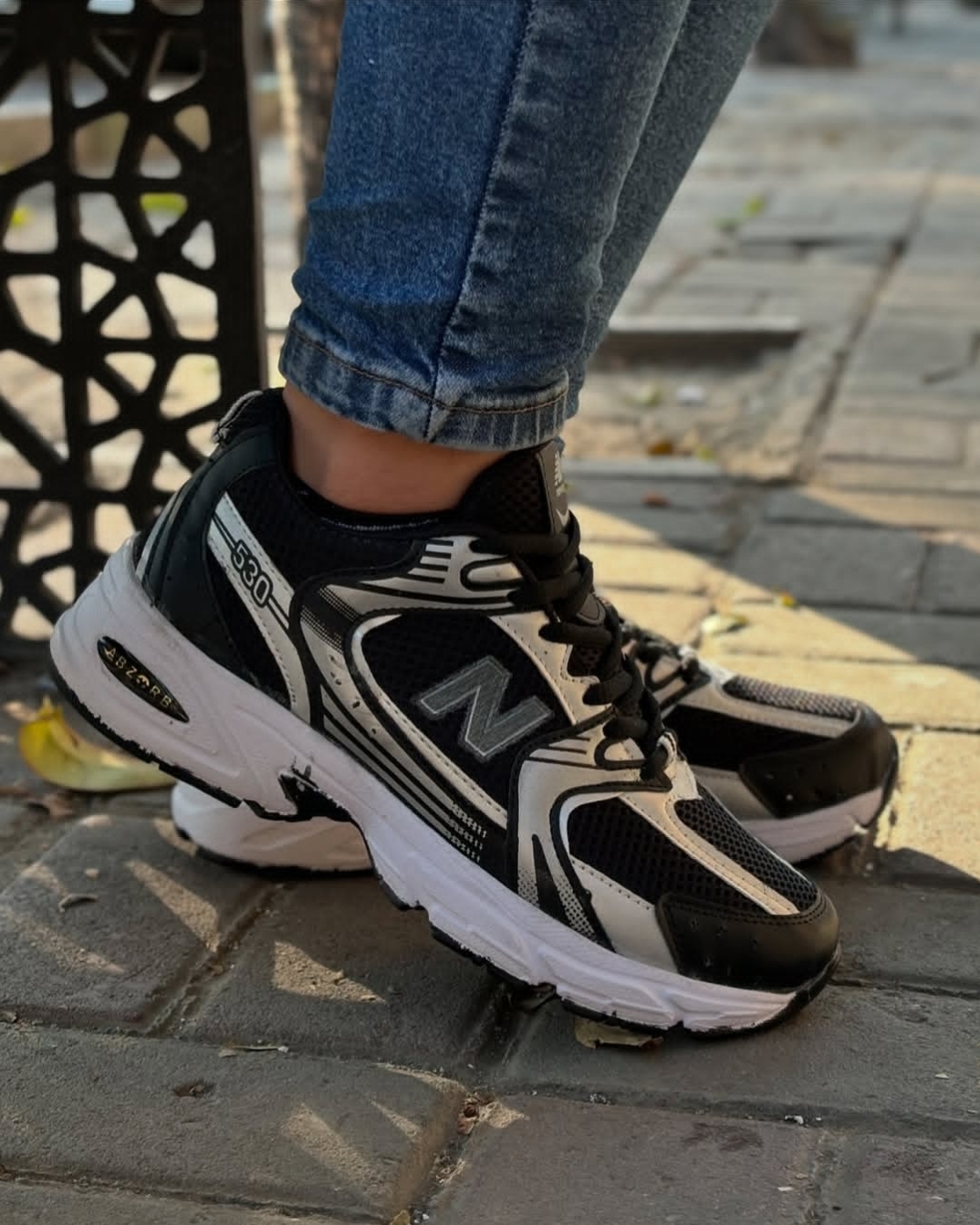 کتونی نیوبالانس ۵۳۰ رنگ مشکی سفید حراج مردانه