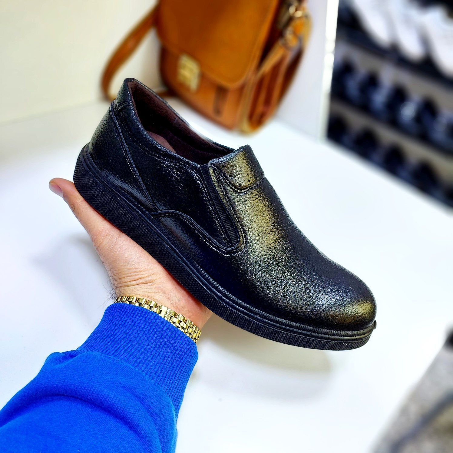 کفش مردانه مجلسی مدل راحتی و طبی رنگ مشکی چرم گاوی حراج شد