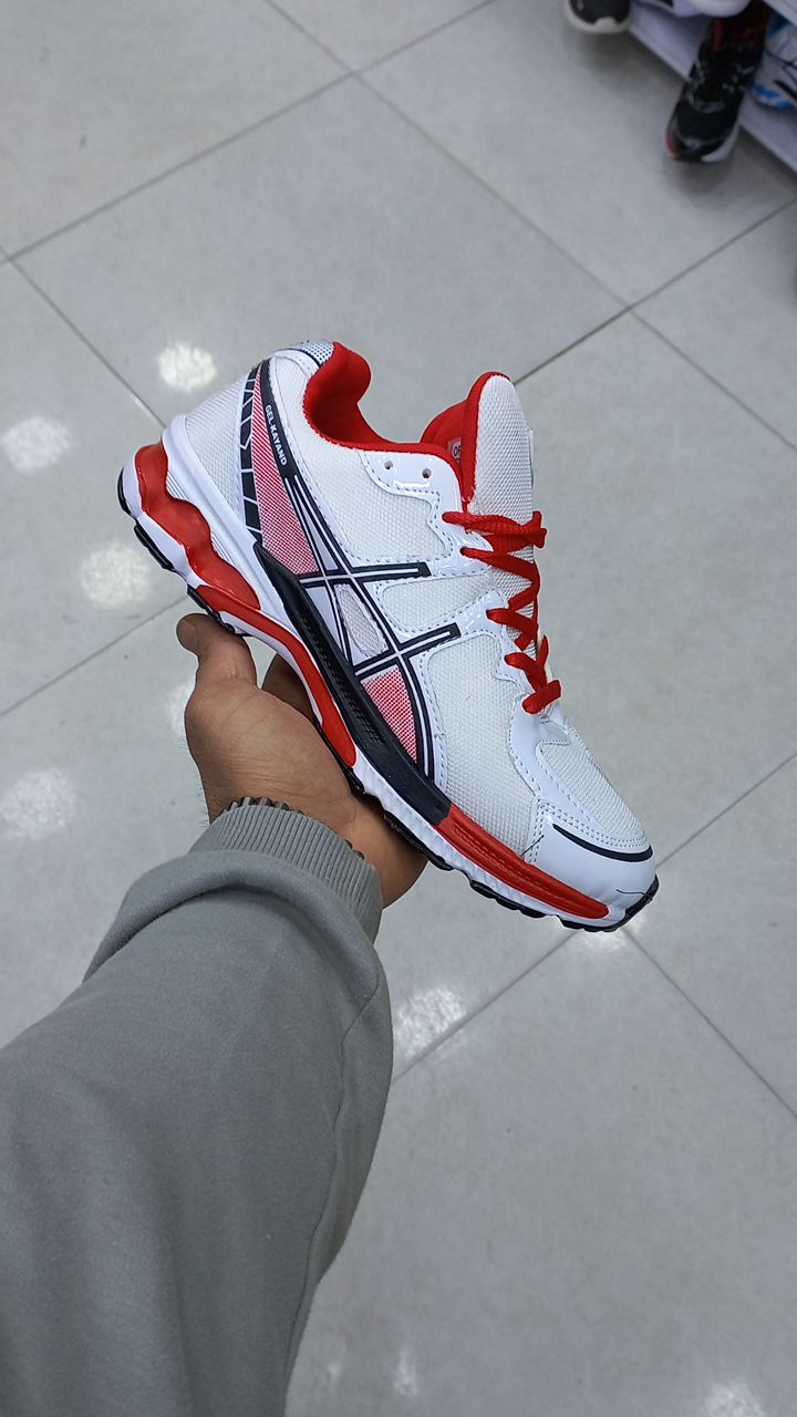 کتونی آسیکس مردانه رنگ سفید قرمز حراجی