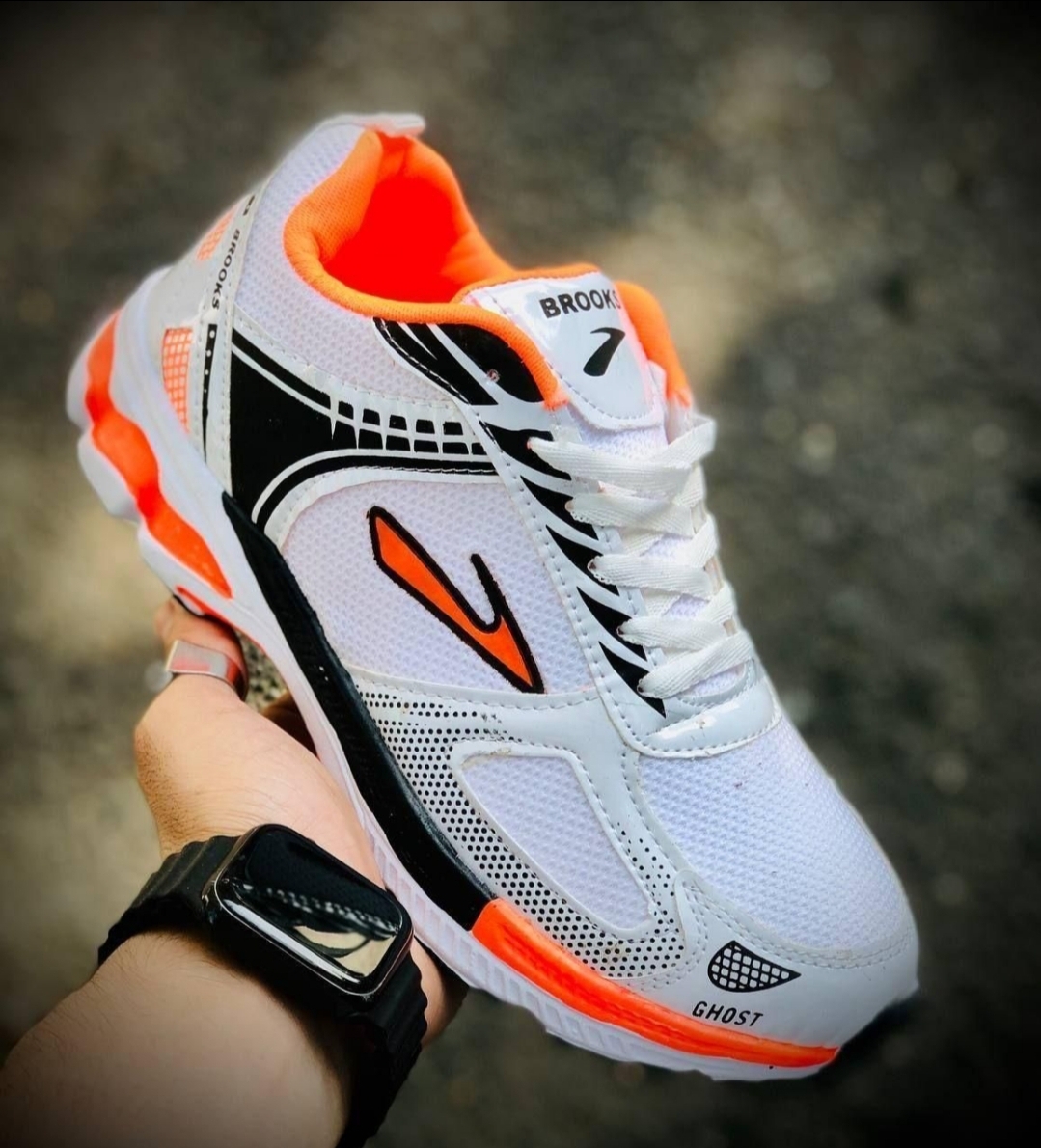 کتونی بروکس مردانه رنگ سفید نارنجی جدید و حراج