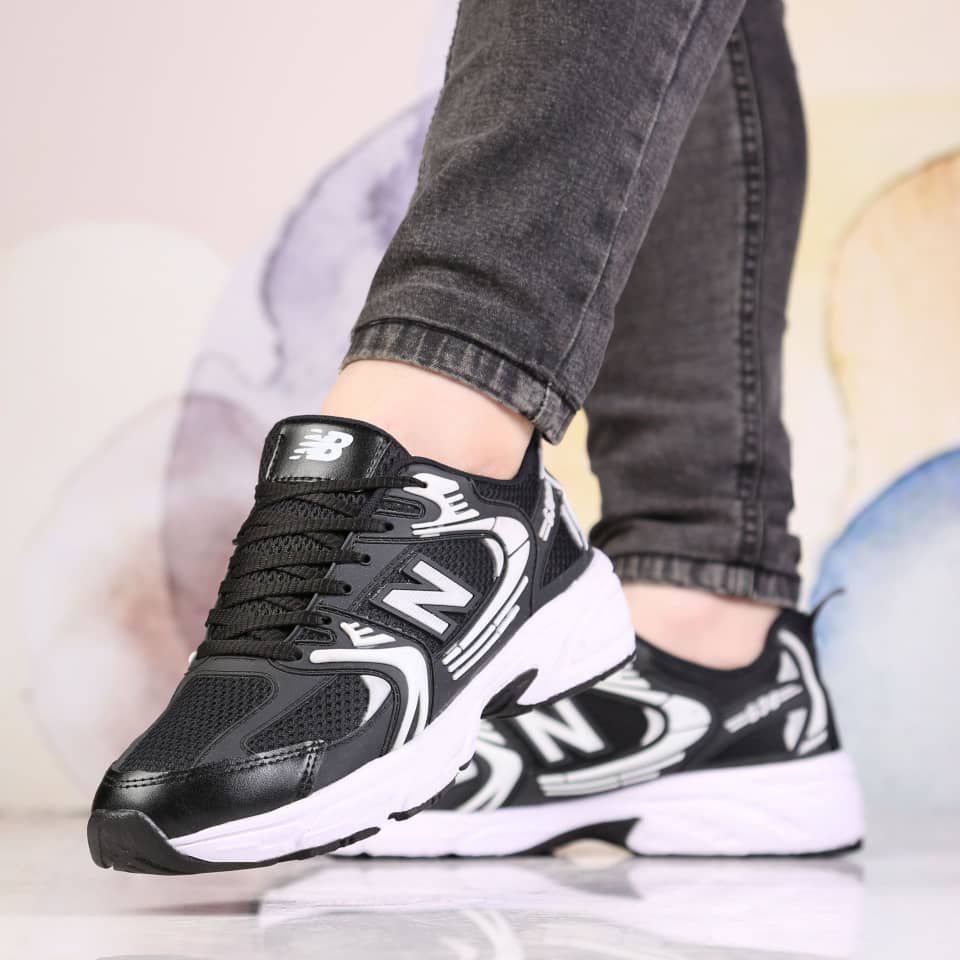 کتونی نیوبالانس ۵۳۰ مردانه مشکی سفید حراجی به همراه ارسال رایگان new balance