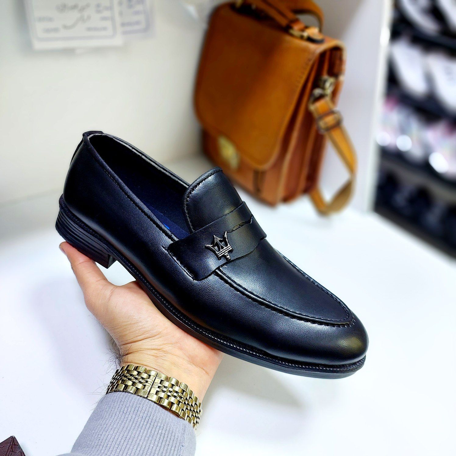 کالج مردانه مازراتی رنگ مشکی حراج فوق‌العاده