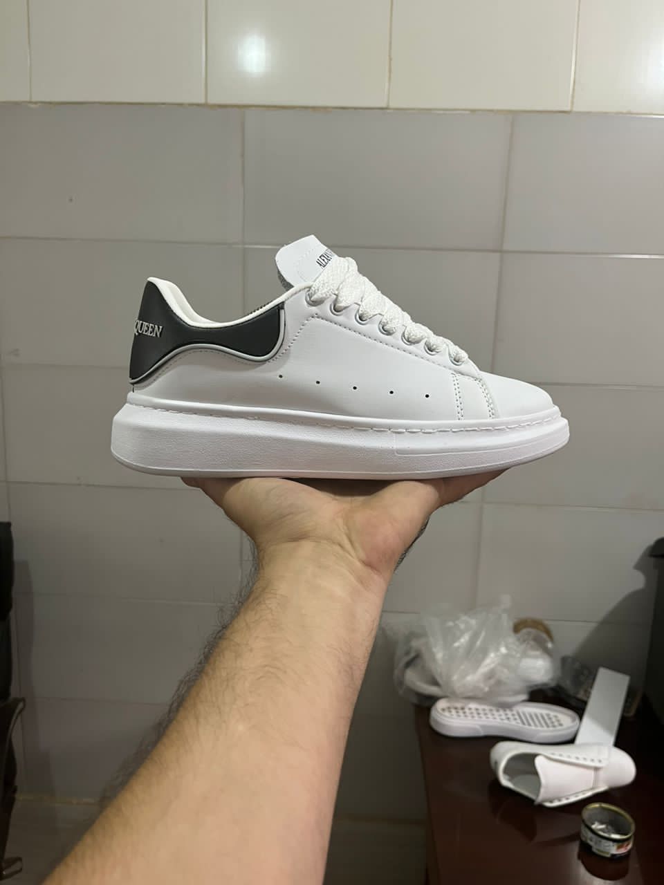 ونس مک کوئین لژ دار رنگ سفید مشکی جدید و ترند